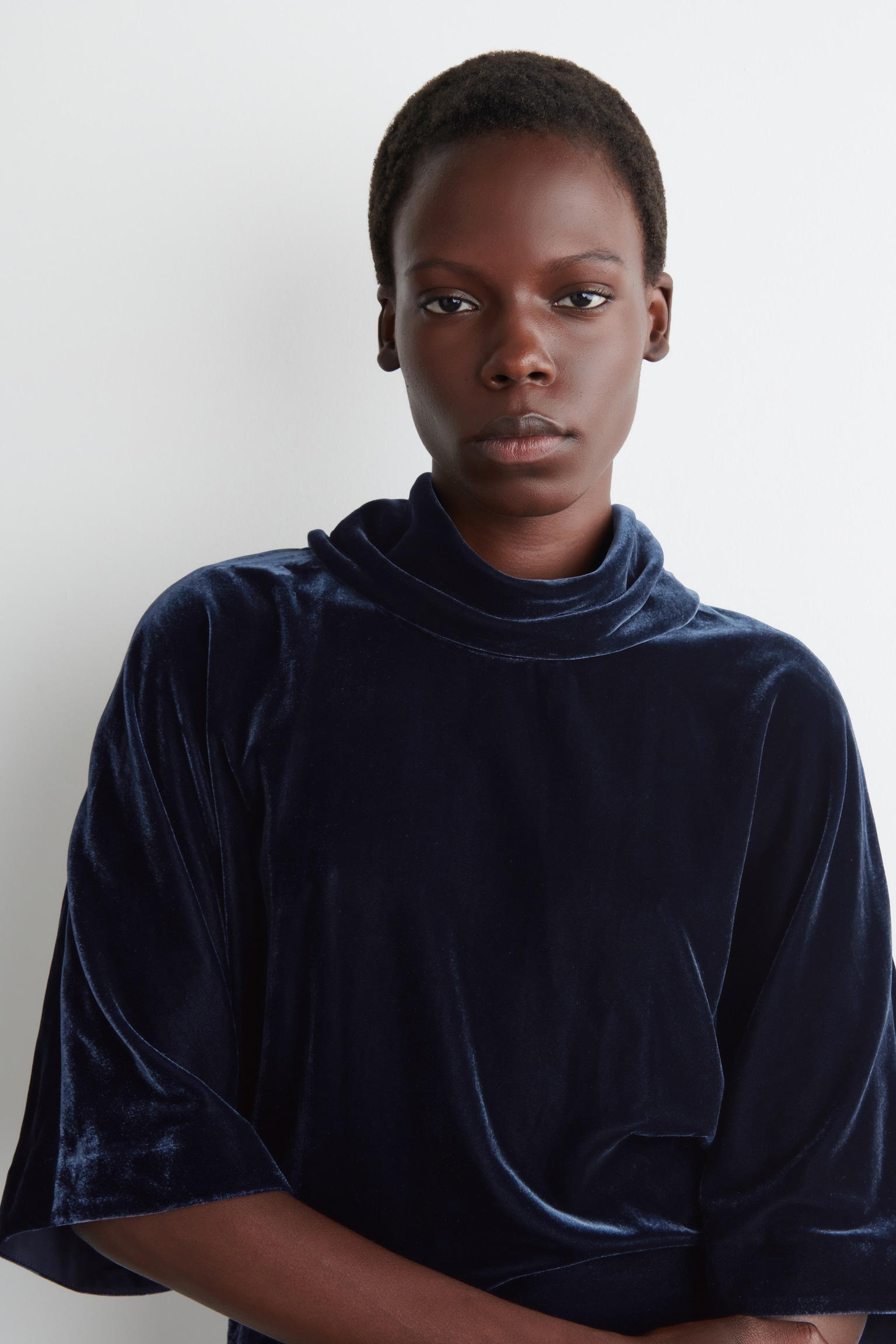 ROBE MIDI DRAPÉE À COL EN VELOURS - BLEU MARINE/BRUN FONCÉ - 4