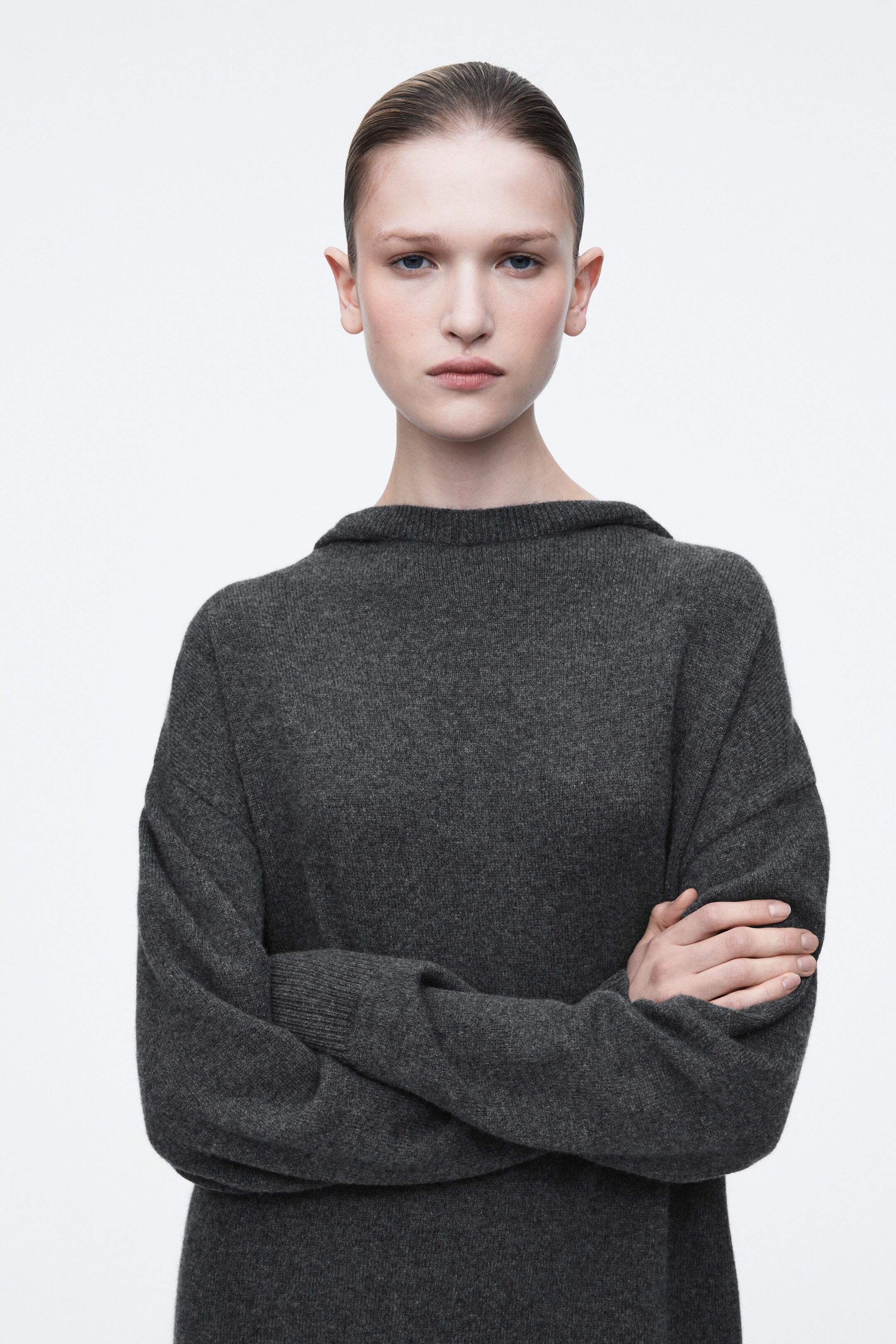 Agrandir l'image: ROBE LONGUE À CAPUCHE EN LAINE MÉRINOS - GRIS FONCÉ - FEMME | H&M FR 4
