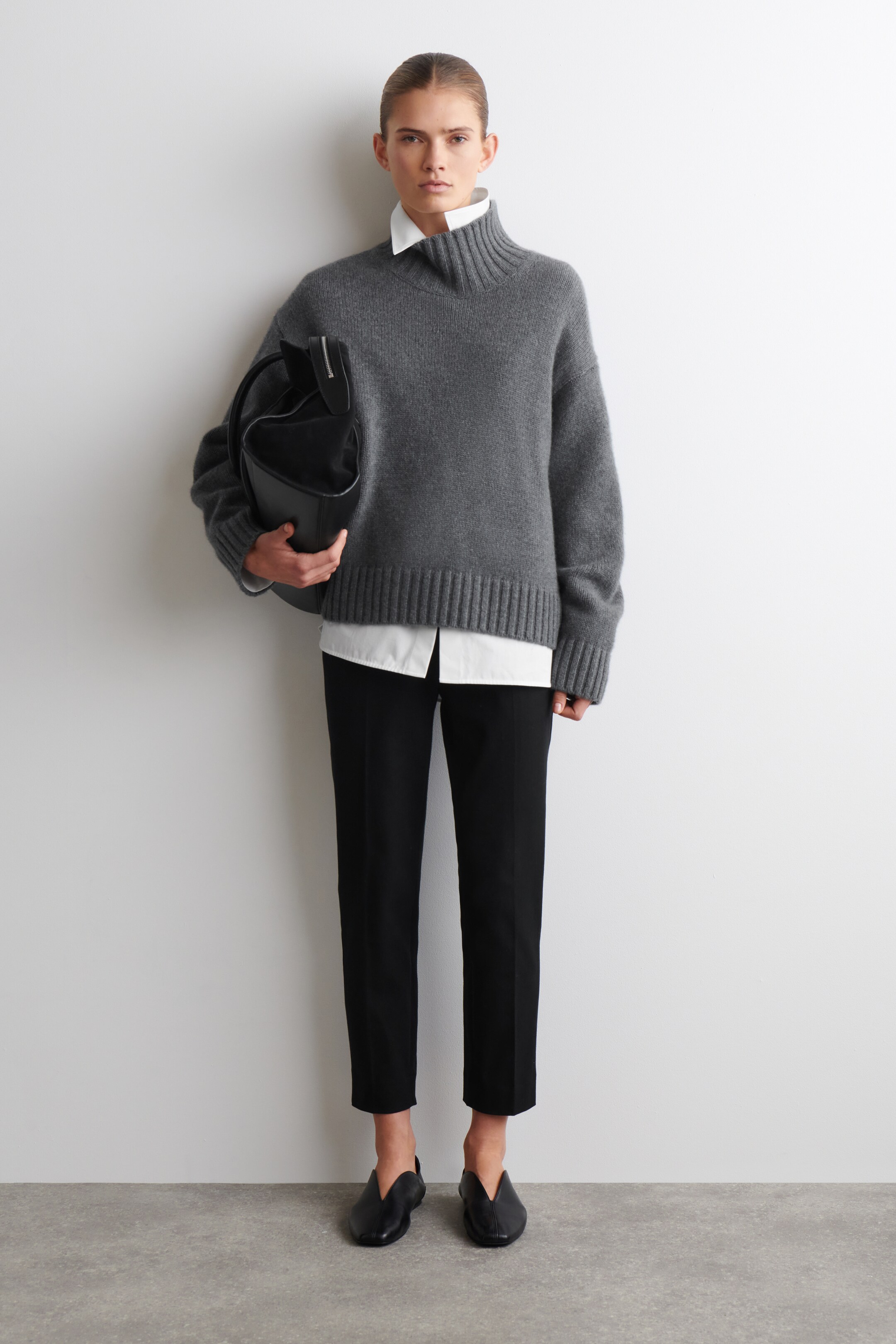 View larger image: SLIM-LEG CROPPED TROUSERS - BLACK - Ladies | H&M GB 1