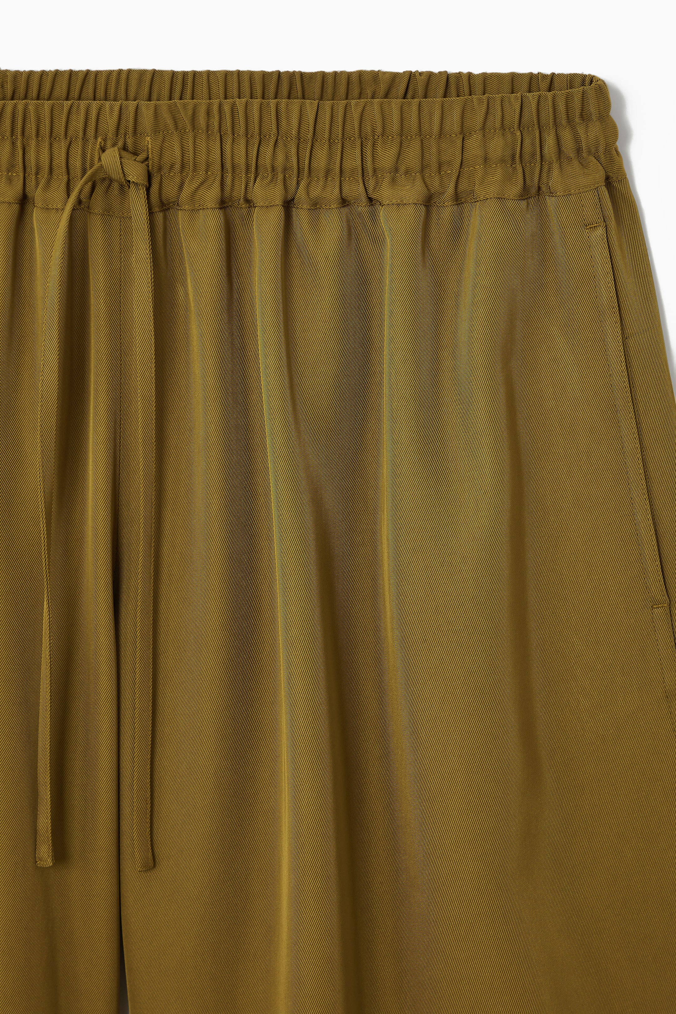 Grösseres Bild ansehen: SHORTS MIT WEITEM BEIN - KHAKI - DAMEN | H&M CH 2