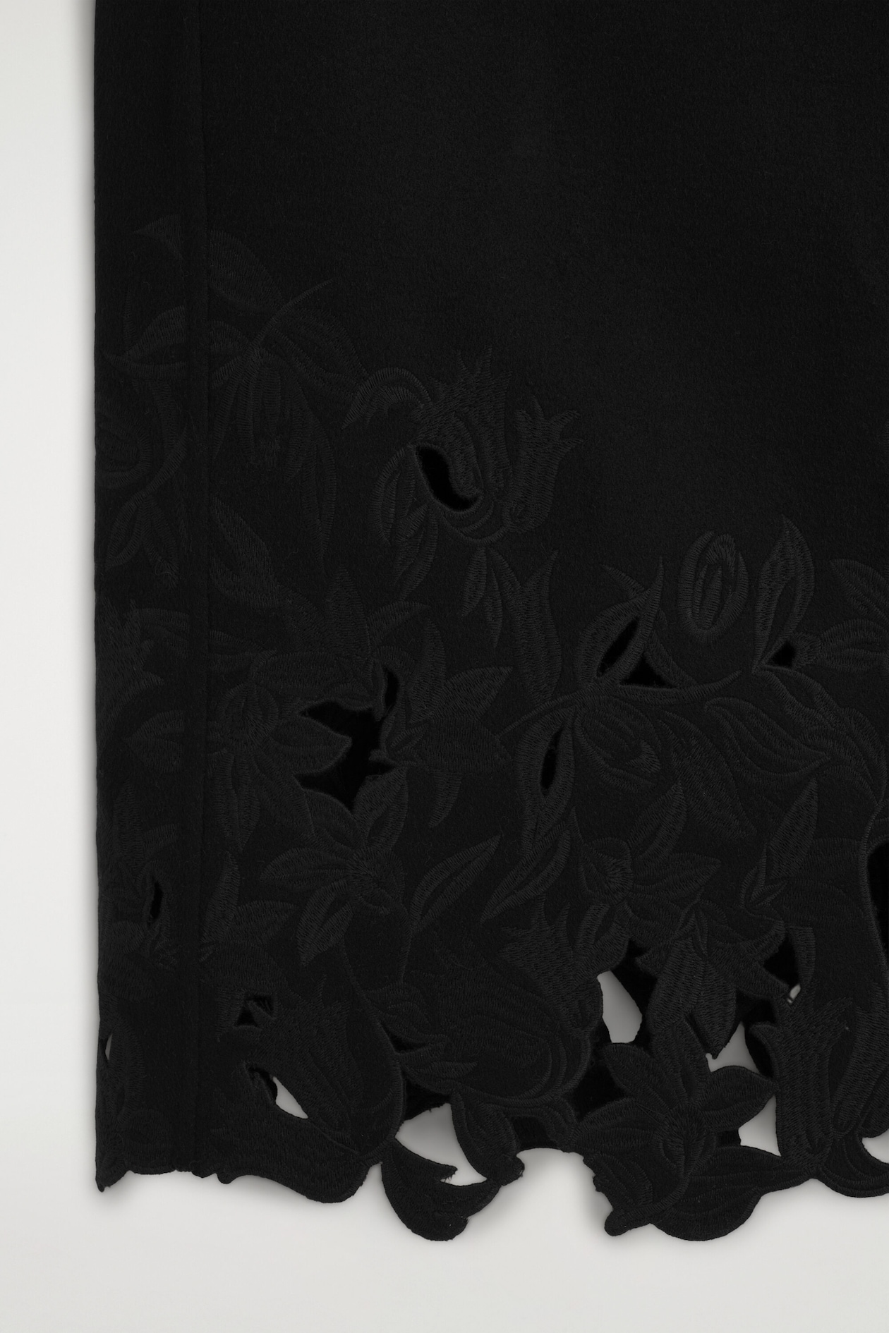 EMBROIDERED DOUBLE-FACED WOOL DRESS — CARBON