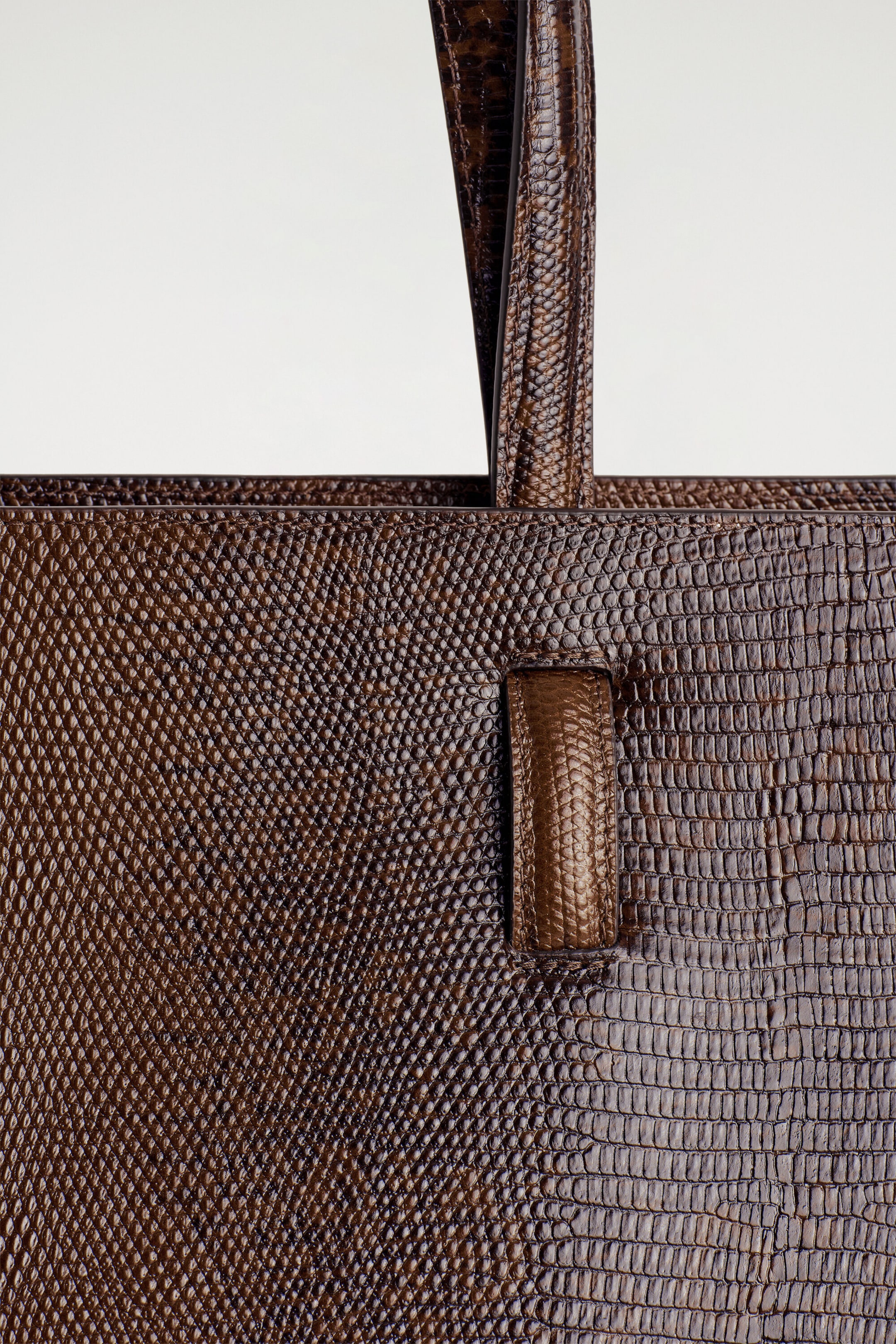 StillMedia/DescriptiveDetail