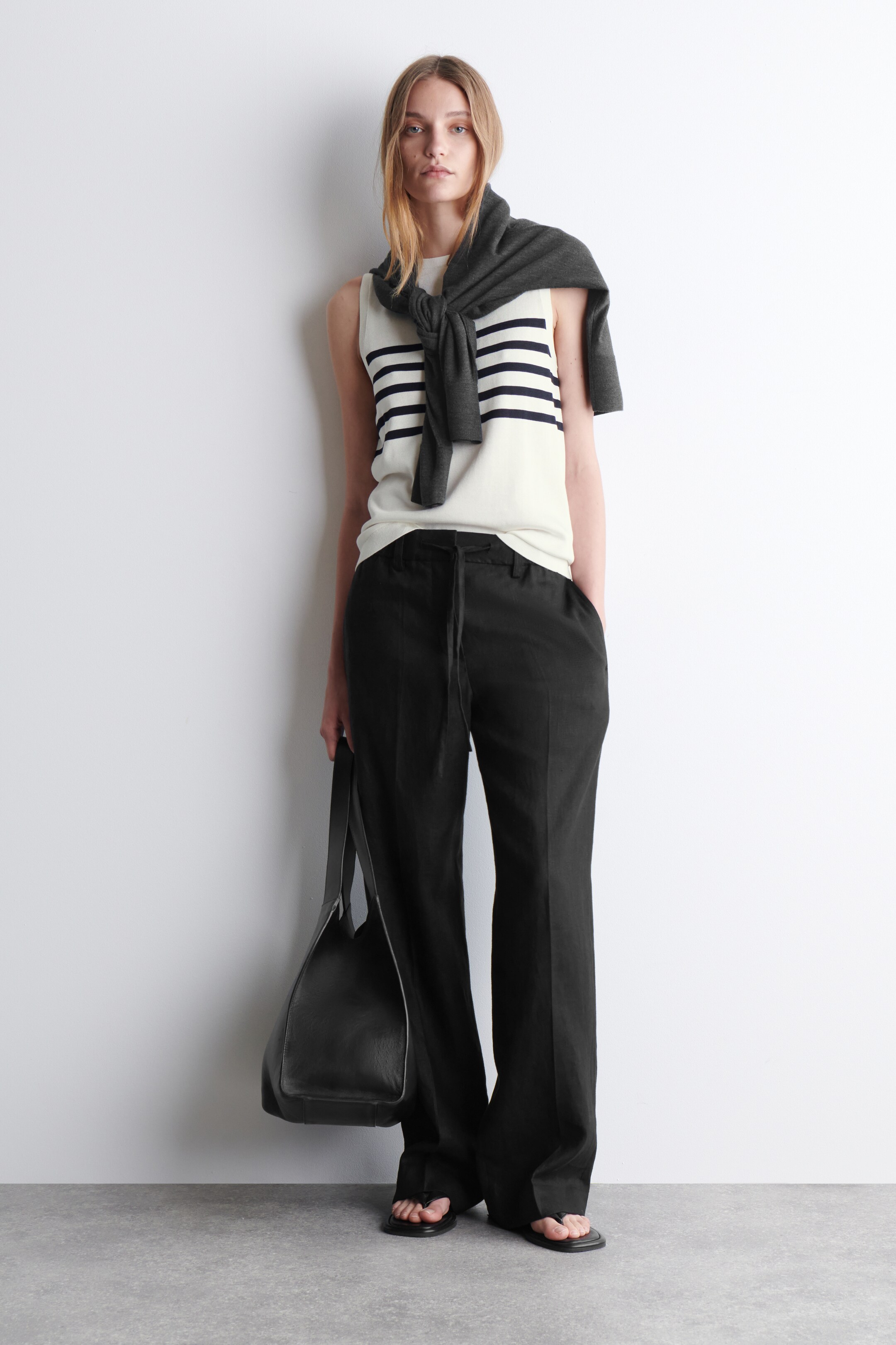 Προβολή μεγαλύτερης εικόνας: ΡΙΓΕ ΠΛΕΚΤΟ ΦΑΝΕΛΑΚΙ - ΛΕΥΚΟ / ΜΑΥΡΟ / ΡΙΓΕ - Ladies | H&M GR 4