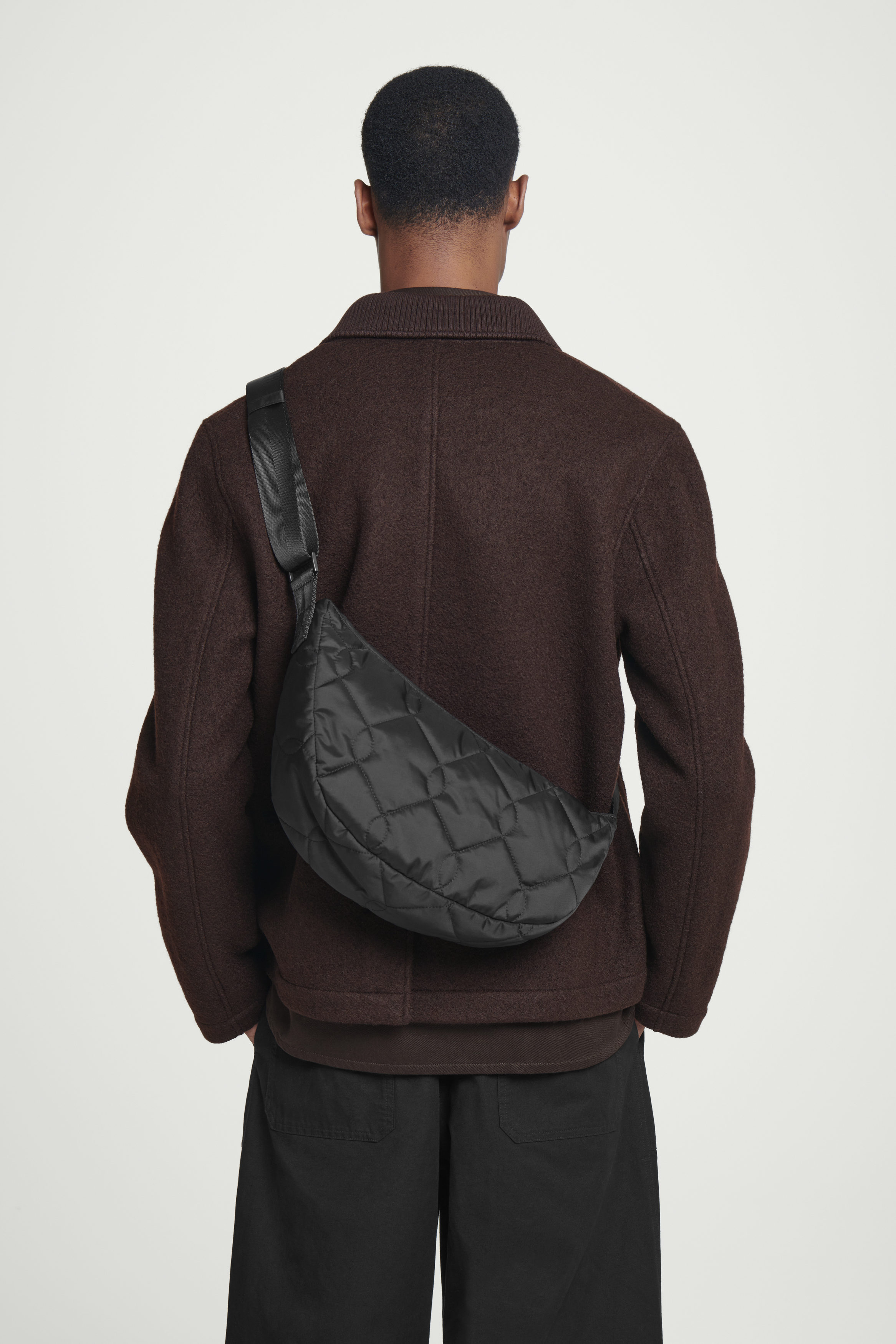 ★送料・関税込★COS★COS DIAMOND QUILTED HAND BAG★BLACK New COS Diamond Quilted Oversized Shoulder Crossbody Bag