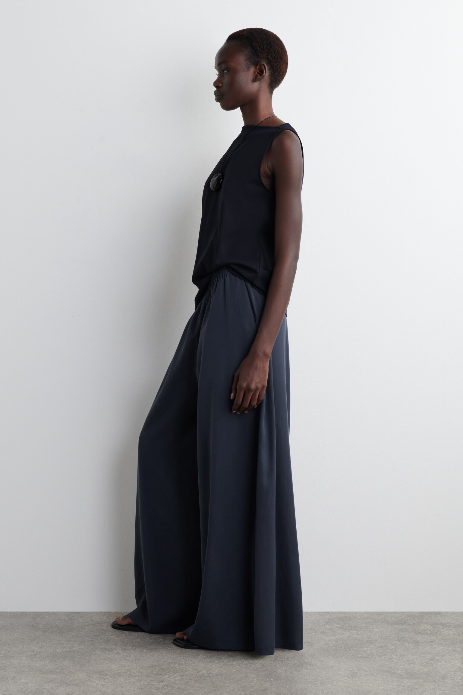 PANTALON PALAZZO EN SERGÉ - BLEU MARINE/NOIR - 5