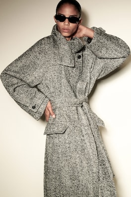 BELTED HERRINGBONE WOOL MOCK-NECK COAT — BLACK / HERRINGBONE 11