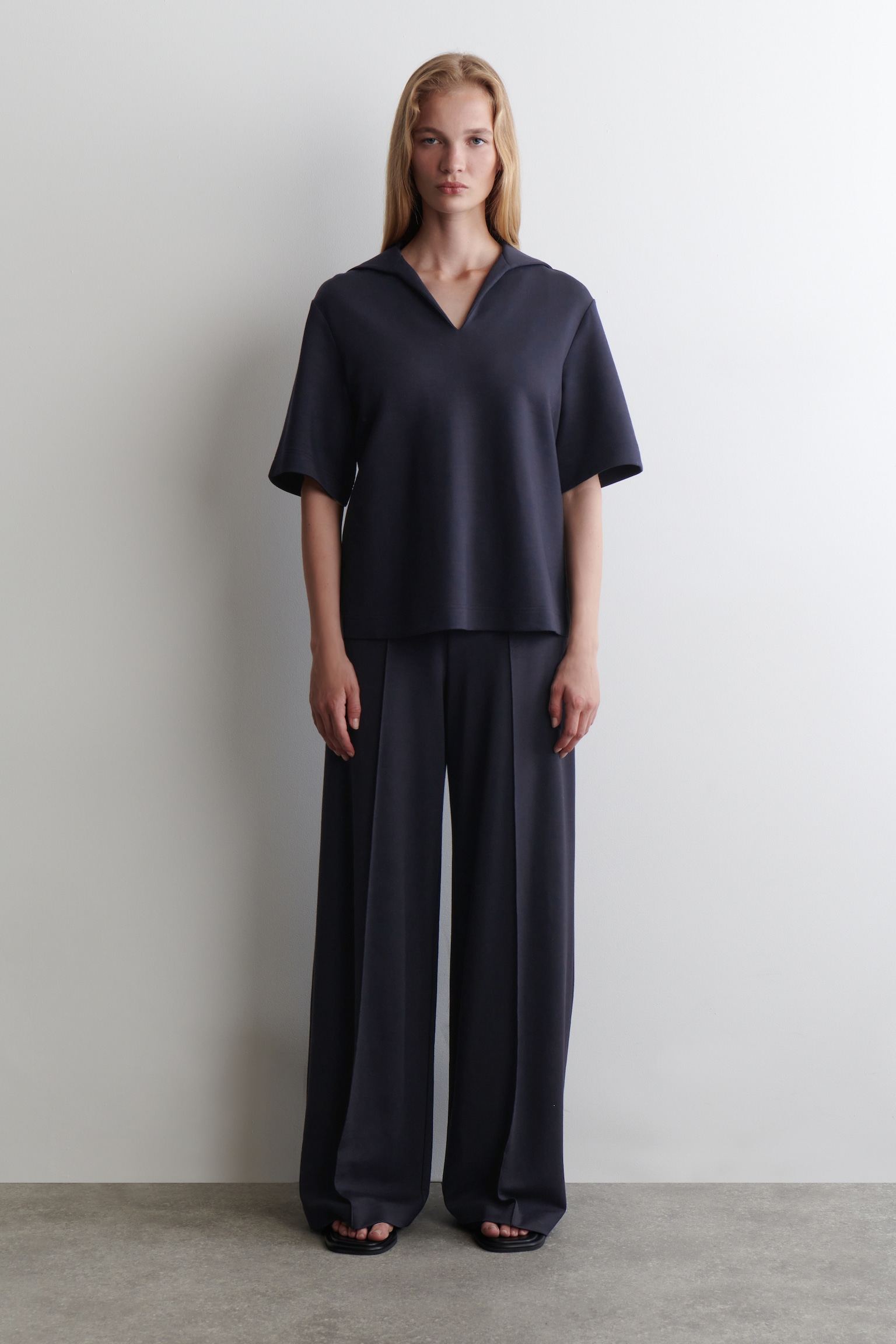 HOSE AUS MODAL MIT WEITEM BEIN - NAVYBLAU - 1