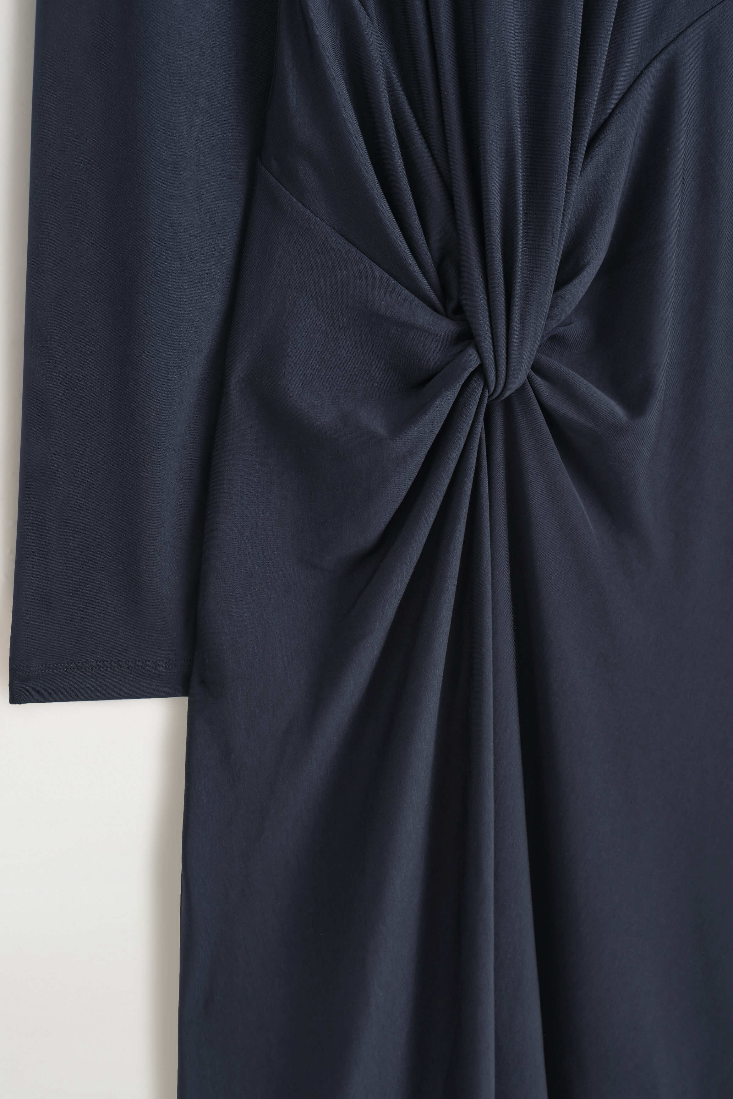 DRAPED TWIST-DETAIL MIDI DRESS thumbnail 7