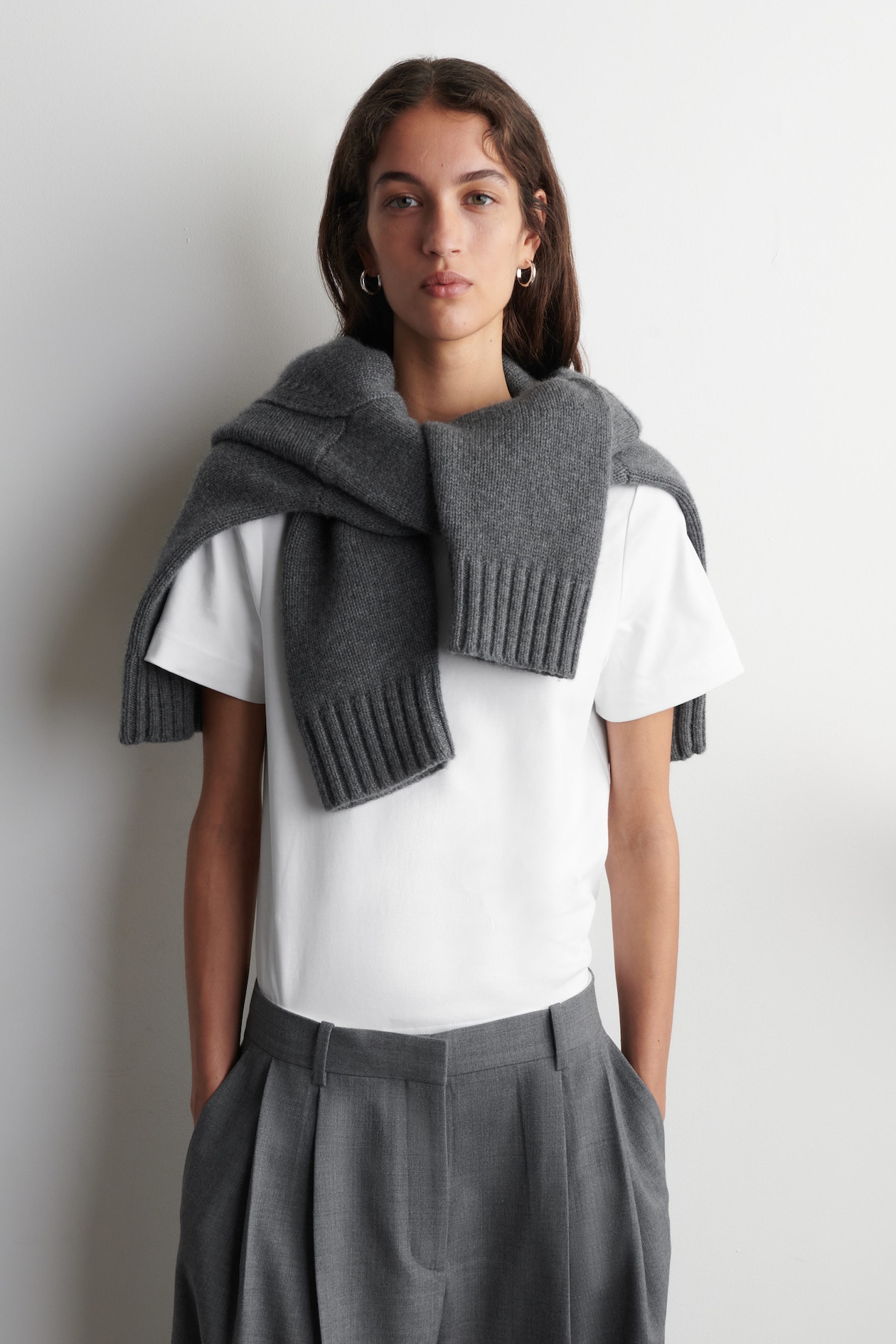 T-SHIRT ÉLÉGANT - BLANC | COS FR