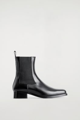 LEATHER CHELSEA BOOTS — BLACK 1