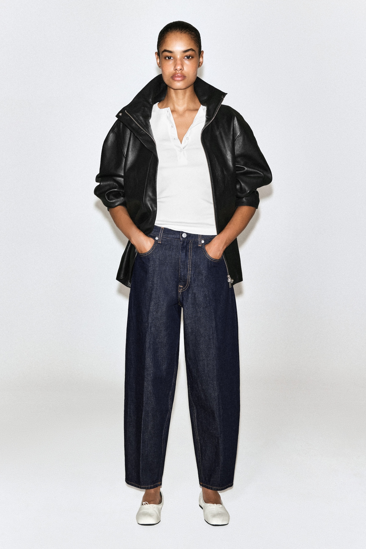 UMBRA TAPERED JEANS — INDIGO