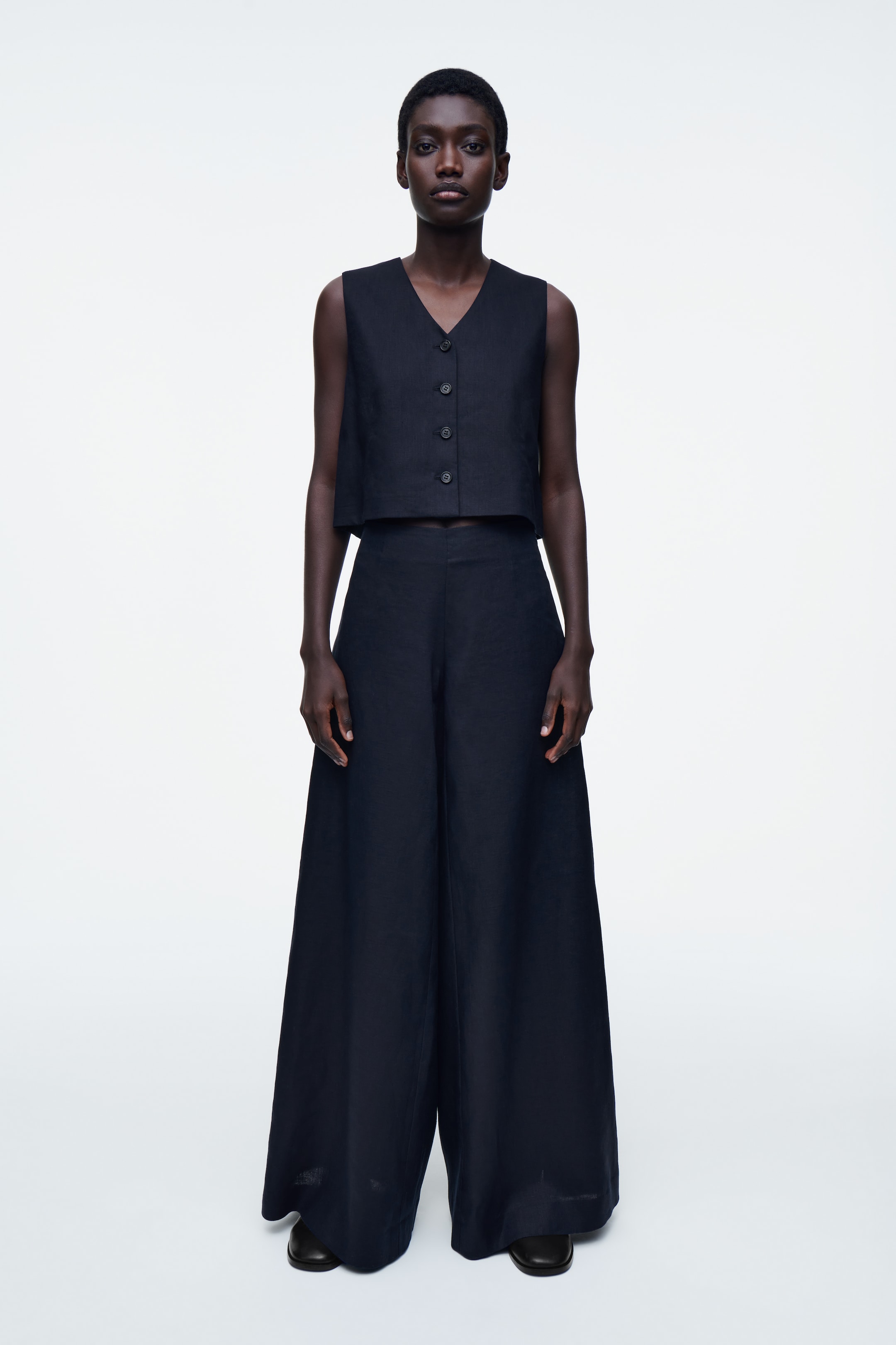 Ingrandisci l'immagine: CROPPED LINEN WAISTCOAT - NAVY - DONNA | H&M CH 2