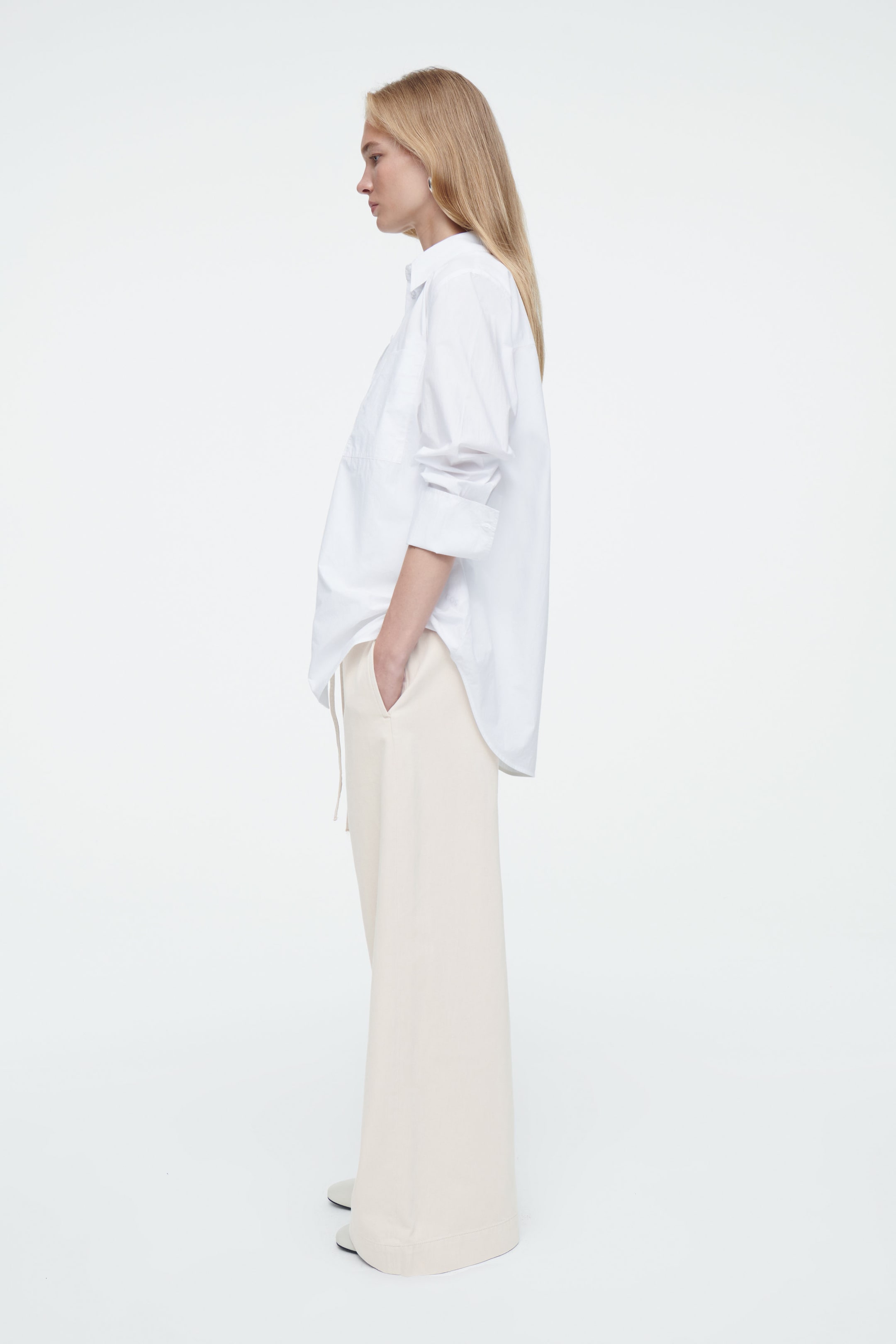 WIDE-LEG FLUID DENIM PANTS