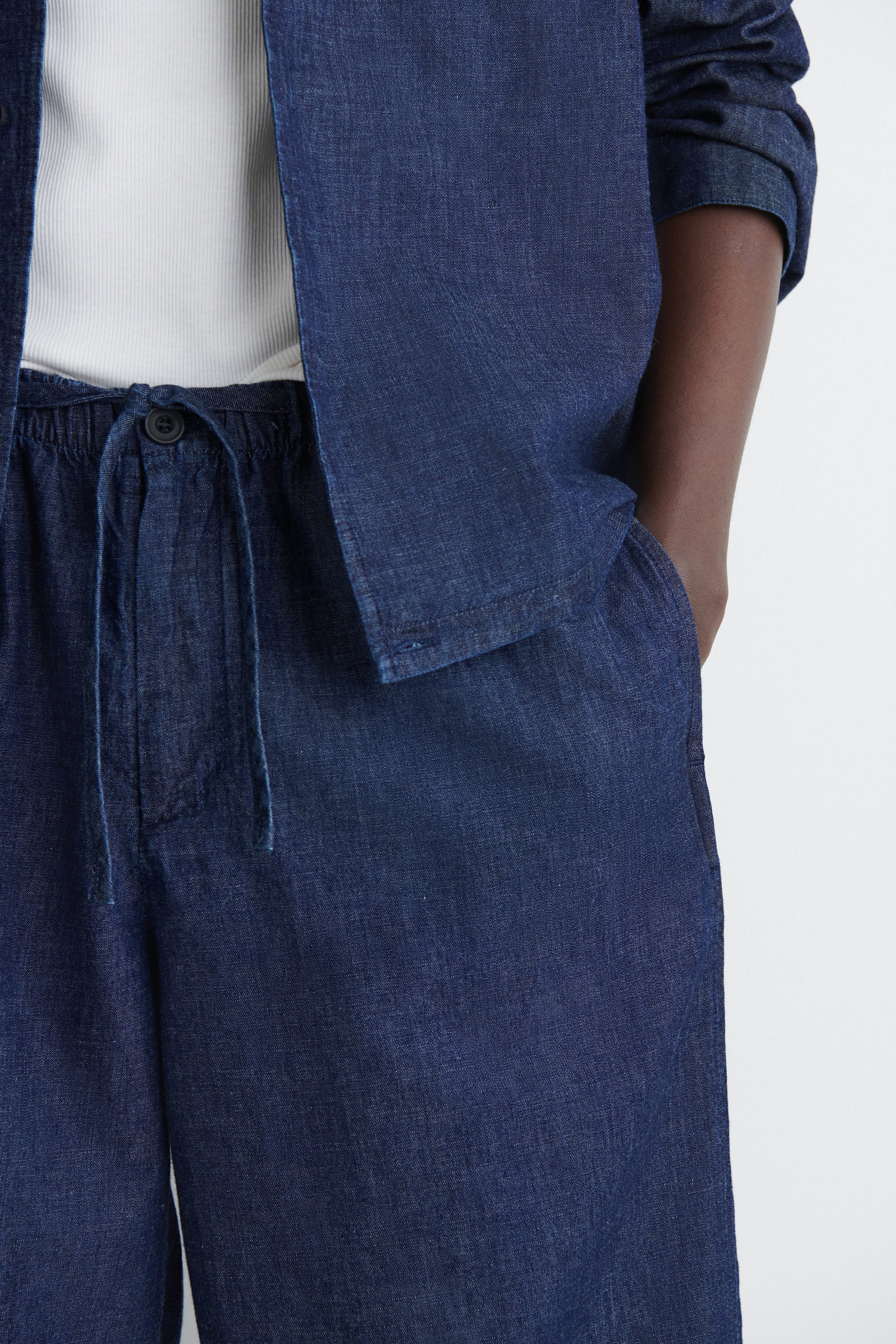 DRAWSTRING DENIM SHORTS