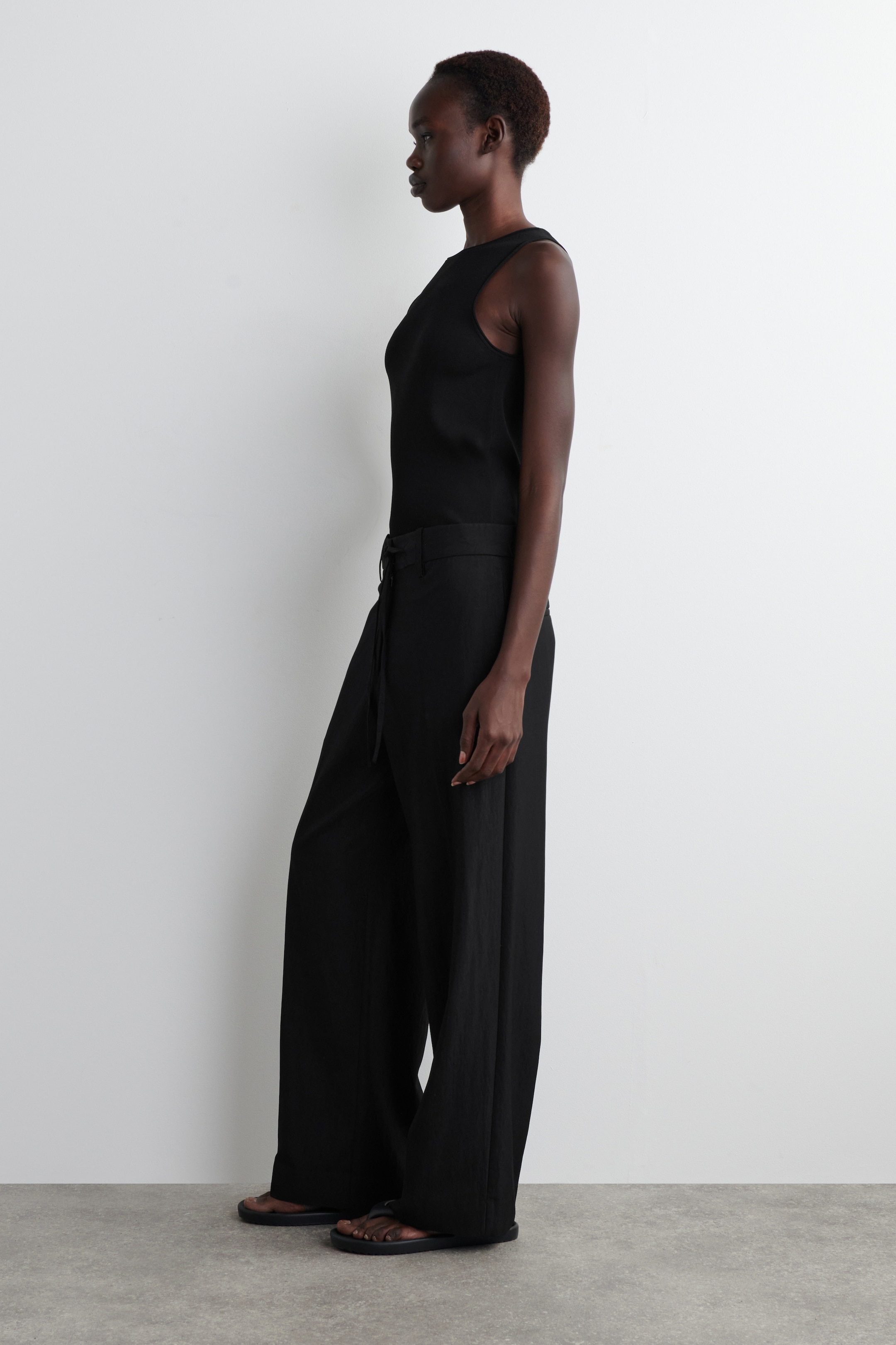 Agrandir l'image: PANTALON FLUIDE À TAILLE AJUSTABLE - NOIR - FEMME | H&M FR 2