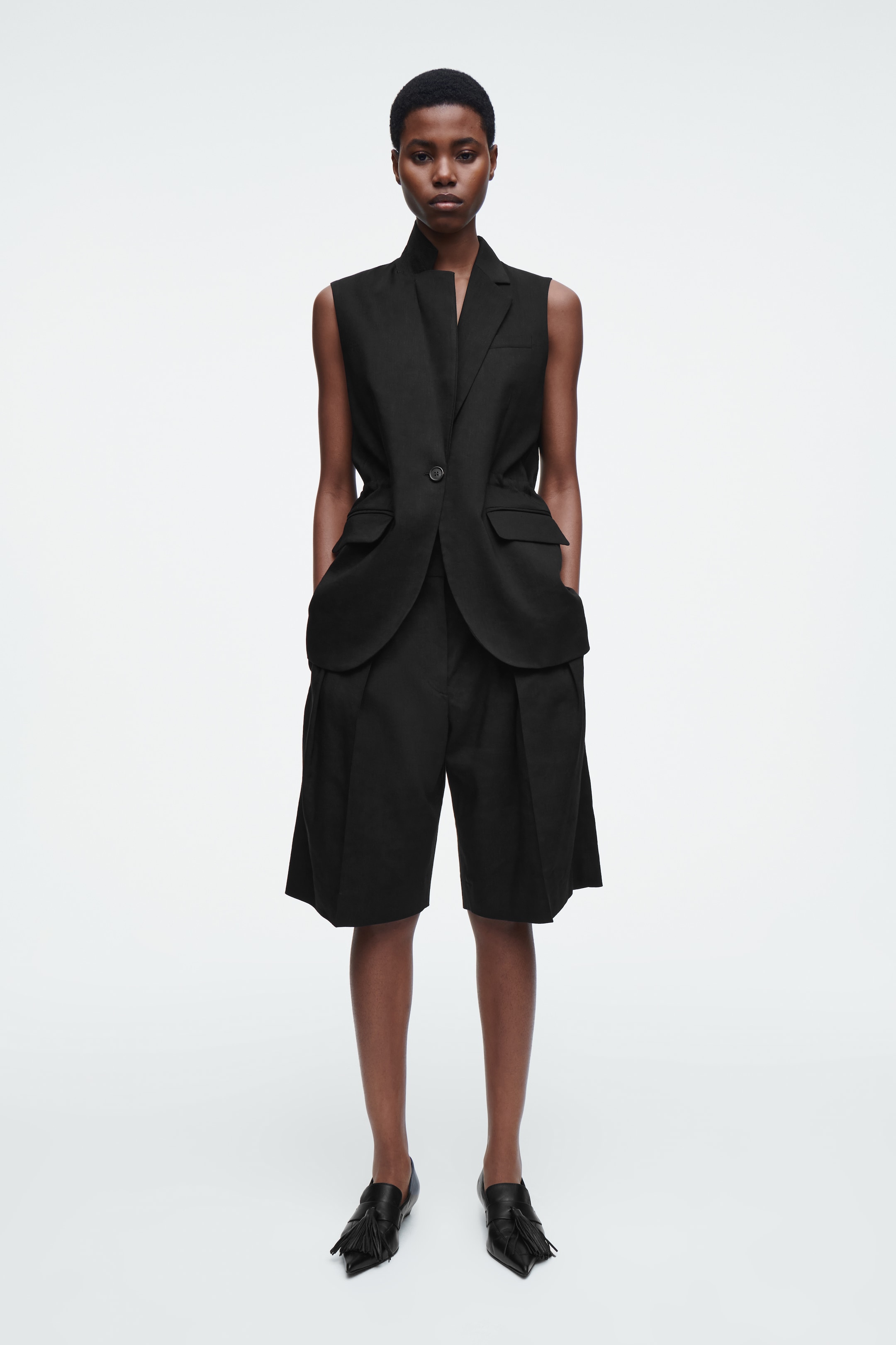 Ingrandisci l'immagine: LONGLINE PLEATED LINEN SHORTS - BLACK - DONNA | H&M CH 1