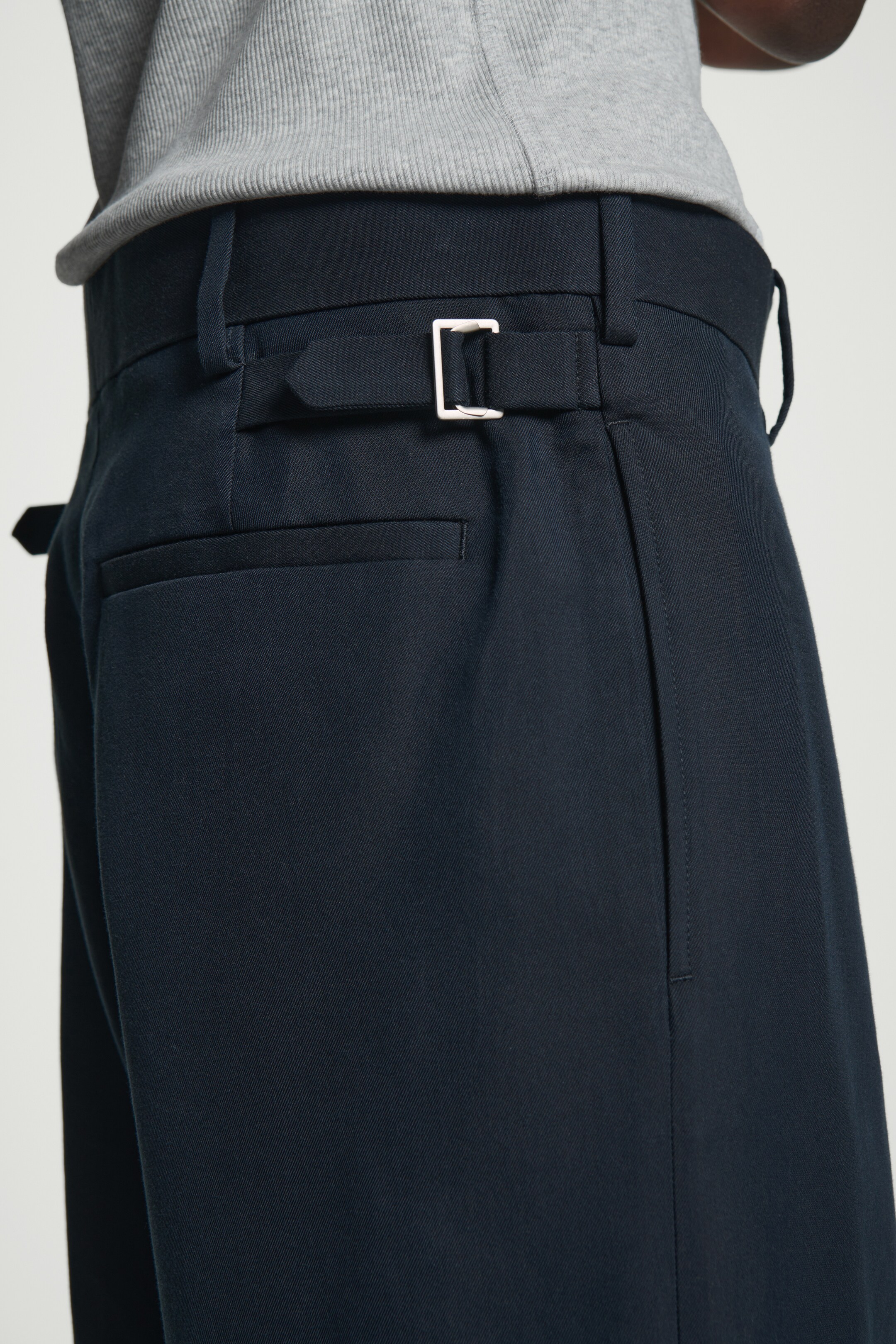 Agrandir l'image: PANTALON DE COSTUME DROIT DÉCONTRACTÉ - BLEU MARINE - HOMME | H&M CH 4