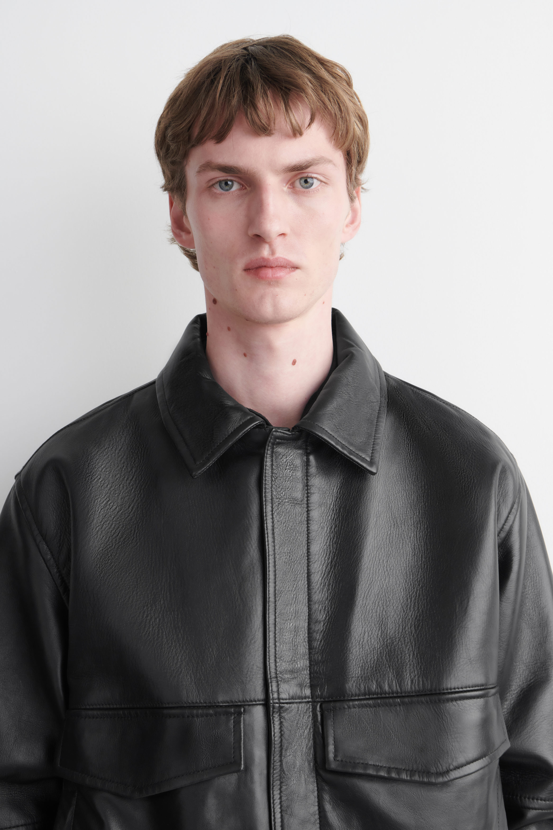 COS Leather Overshirt 黒 レザージャケット ボタン付き LEATHER BLOUSON JACKET - BLACK | COS US