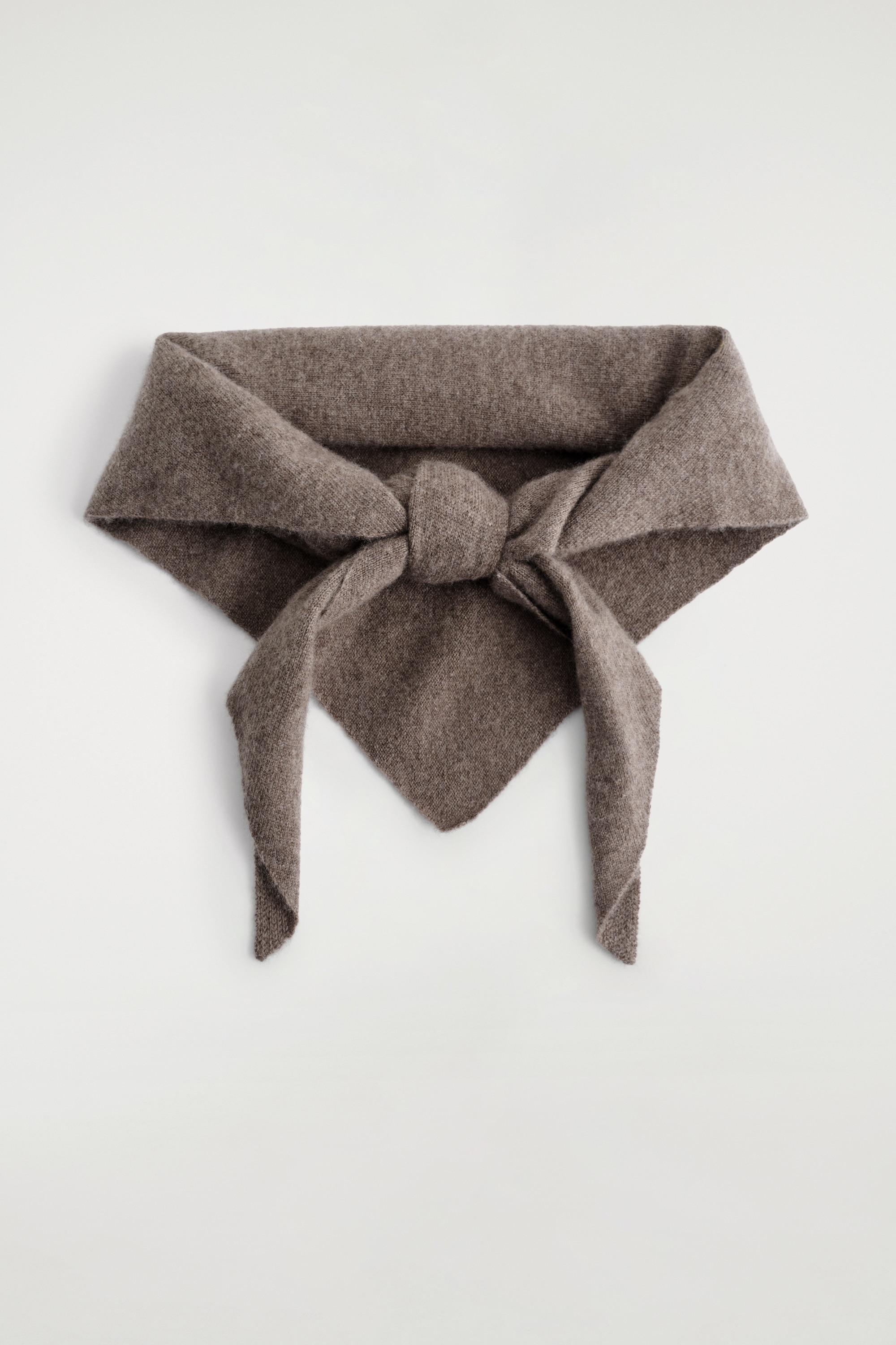 CASHMERE TRIANGLE SCARF - LIGHT BROWN/BLACK