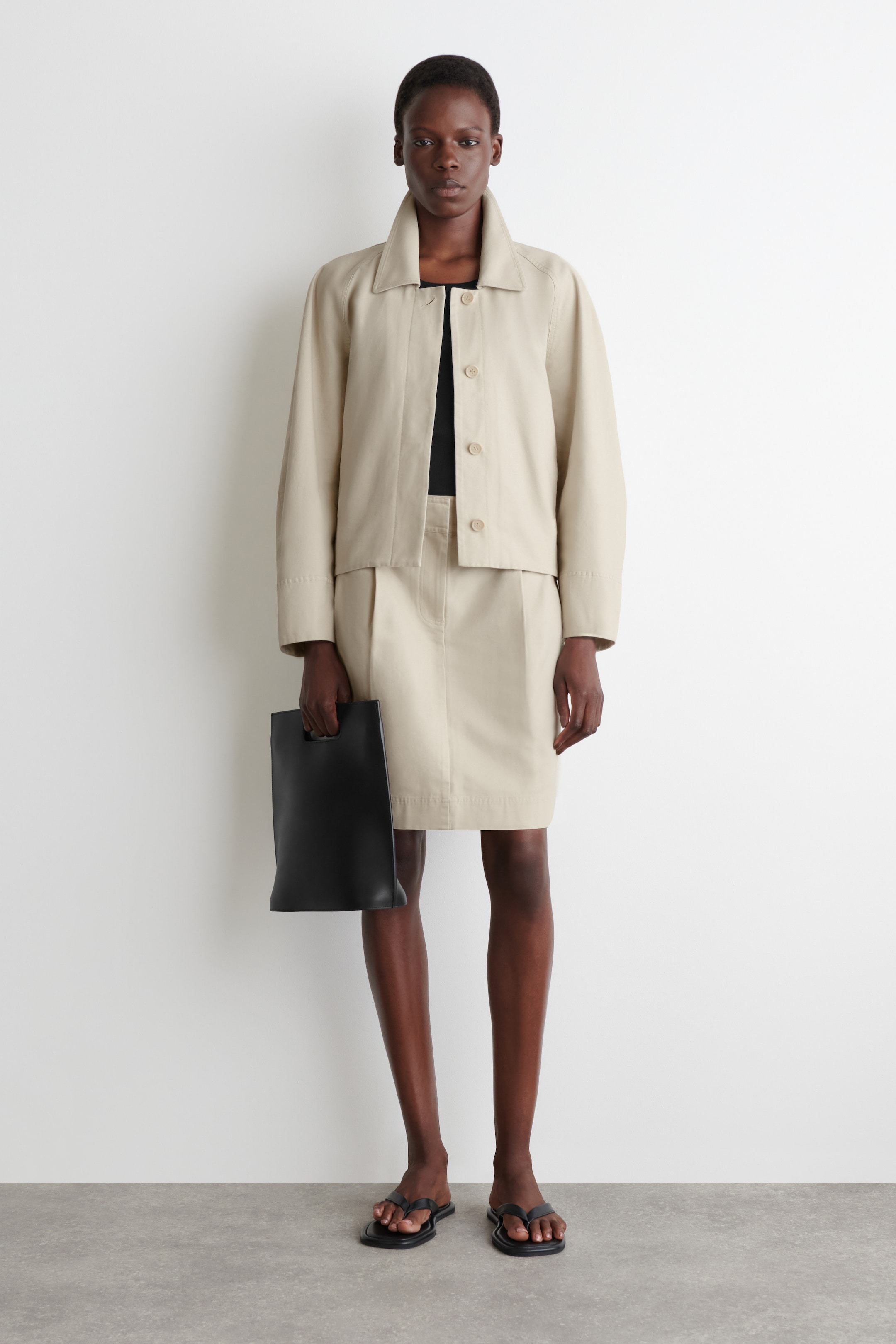Grösseres Bild ansehen: MINIROCK MIT FALTEN UND SCHNALLENDETAIL - HELLES BEIGE - DAMEN | H&M CH 1
