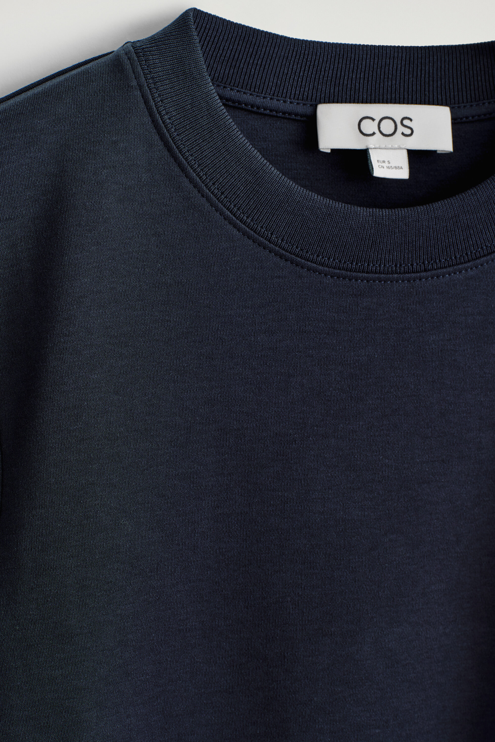 CLEAN CUT T-SHIRT - NAVY | COS CA