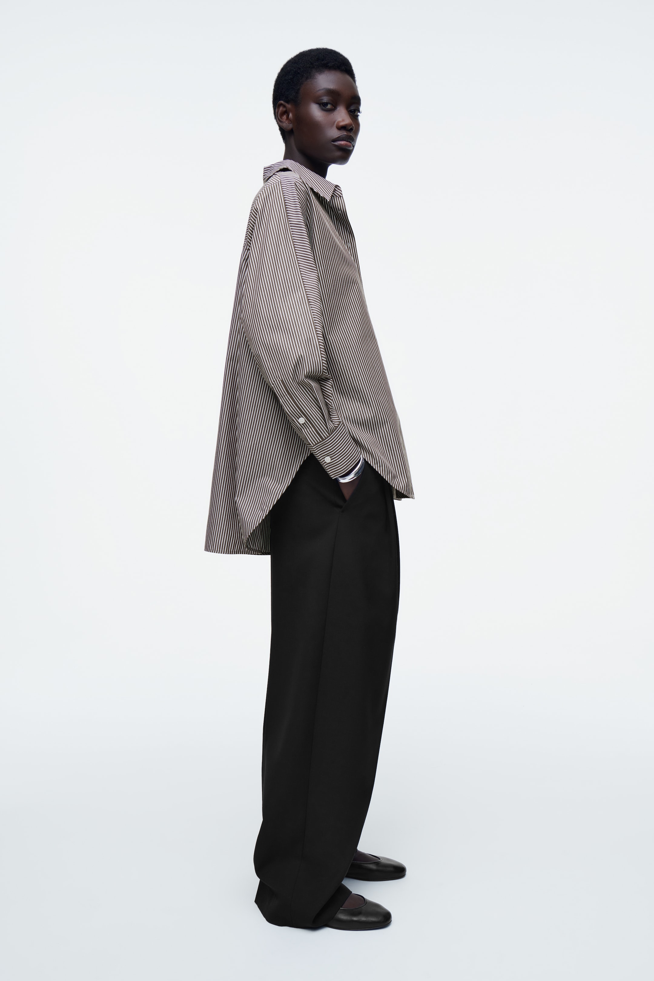 Grösseres Bild ansehen: LÄSSIGES BAUMWOLL-HEMD - BRAUN/WEISS /GESTREIFT - DAMEN | H&M CH 5