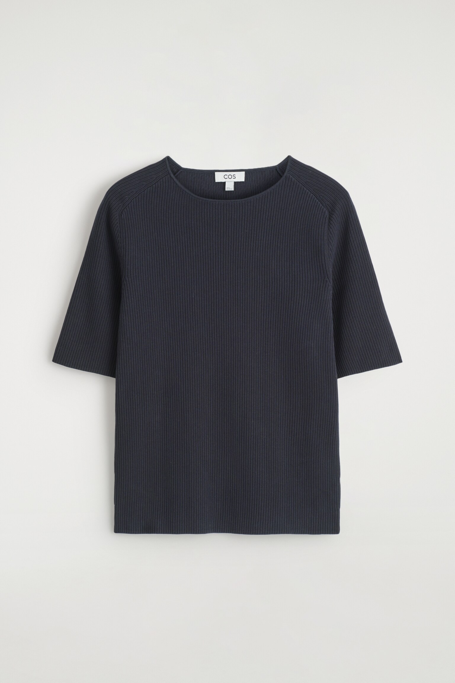 CAMISETA DE CANALÉ CON CUELLO BARCO - AZUL MARINO - 2