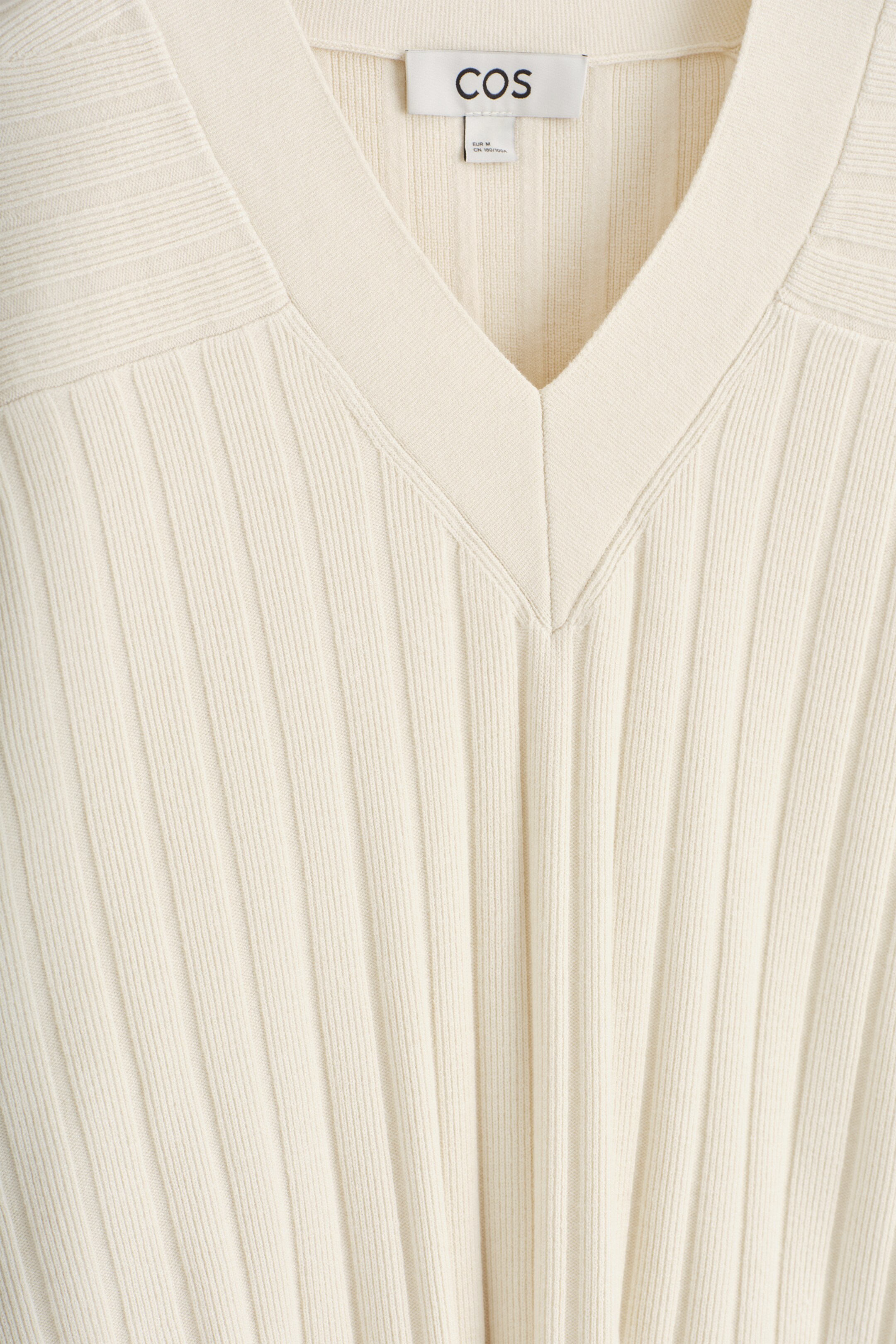 Grösseres Bild ansehen: RIPPSTRICKPULLOVER MIT V-AUSSCHNITT - CREME - HERREN | H&M CH 7