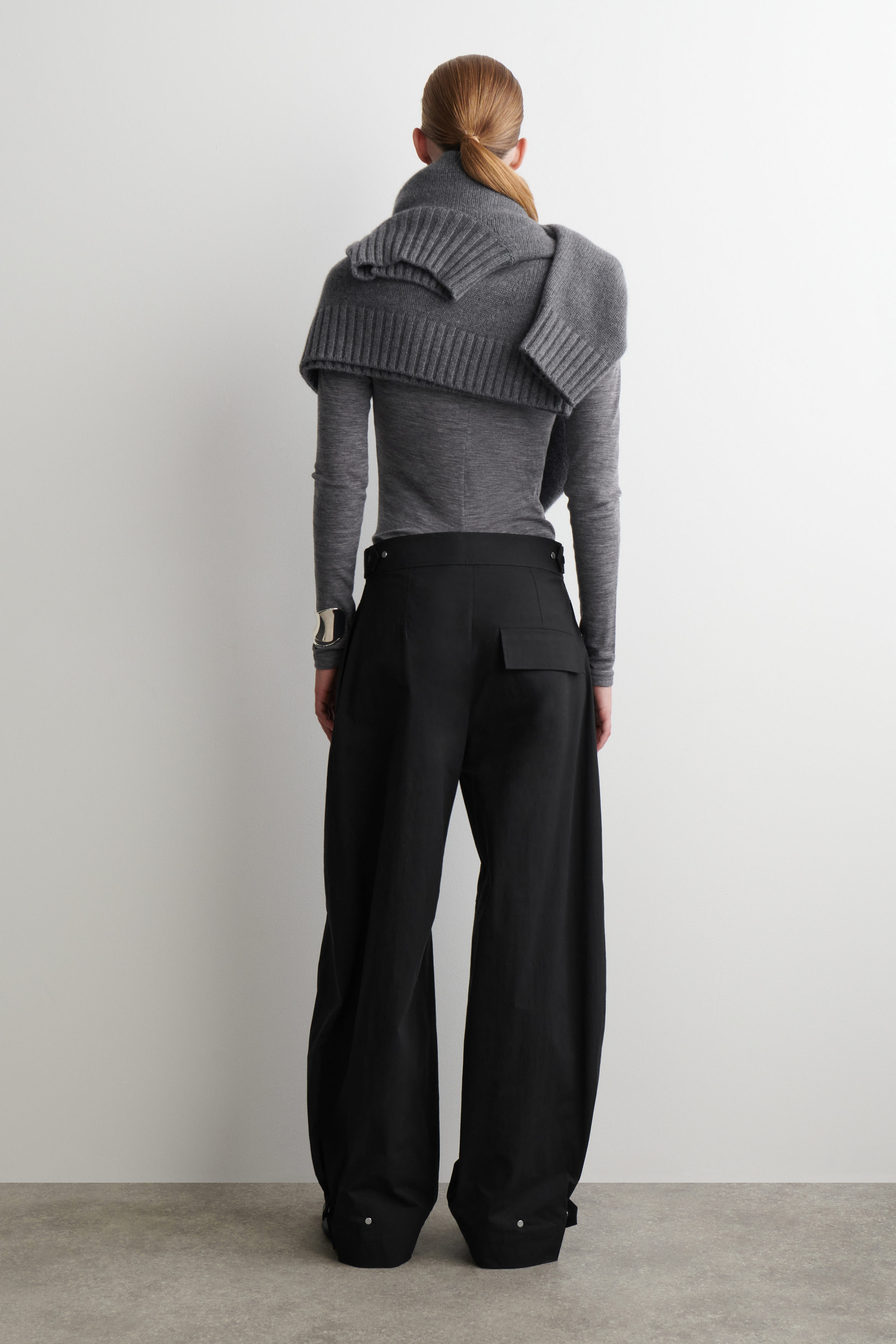 UTILITY BARREL-LEG TROUSERS - BLACK | COS DE