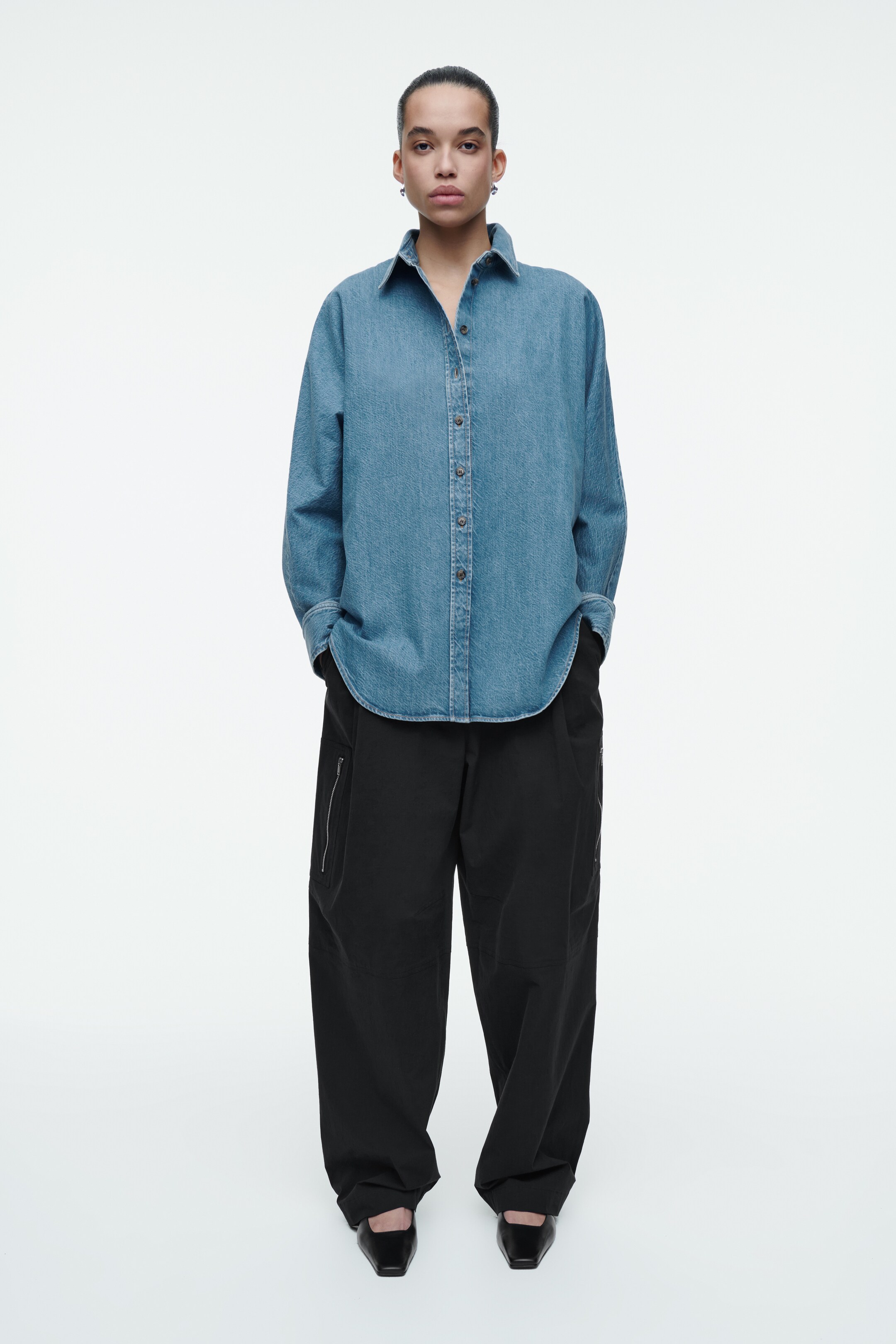 Zobrazit větší obrázek: KOŠILE Z DŽÍNOVINY S VOLNÝM STŘIHEM - MODRÁ - ŽENY | H&M CZ 4