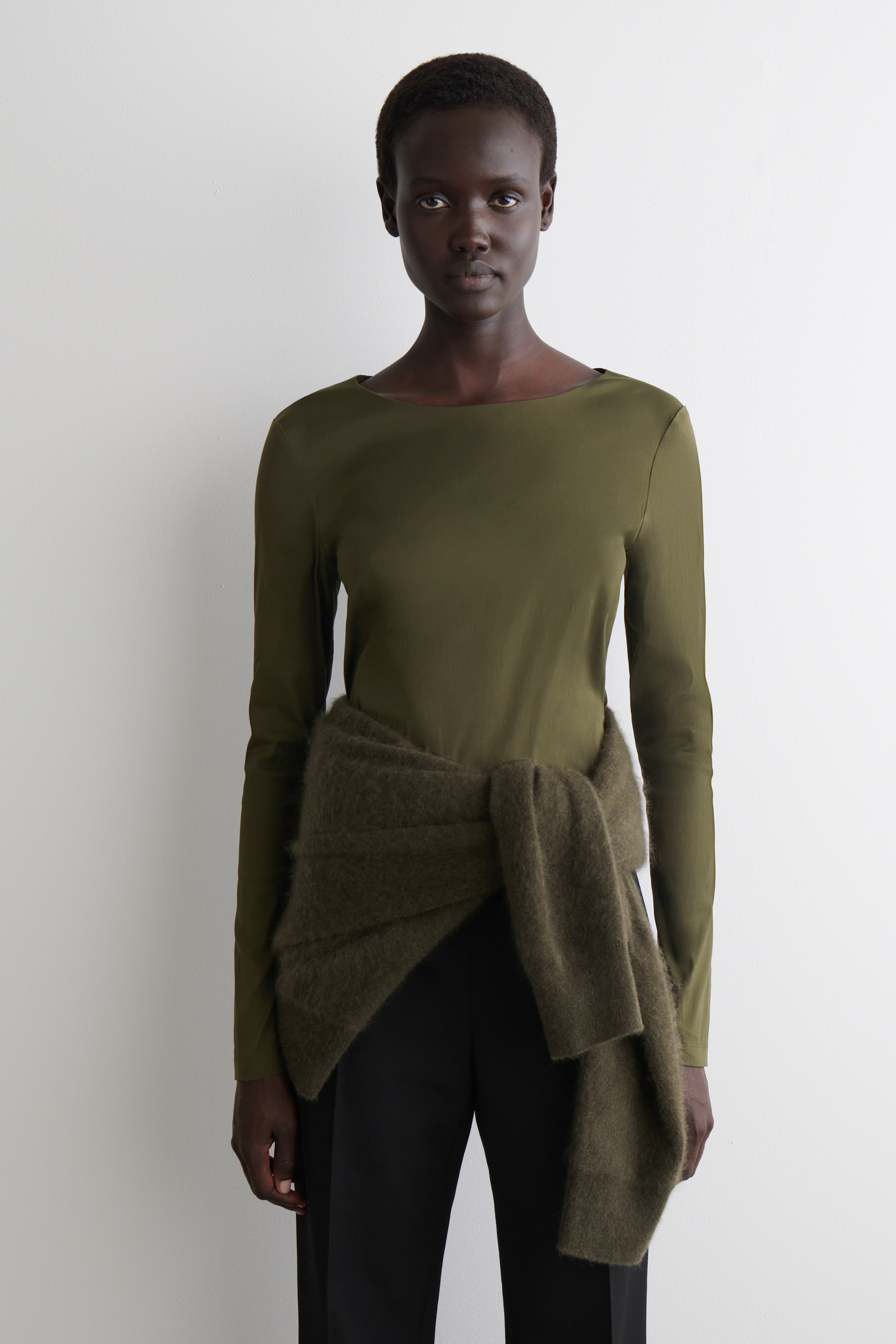 Grösseres Bild ansehen: LANGARMSHIRT AUS BAUMWOLLE - KHAKI - DAMEN | H&M CH 1