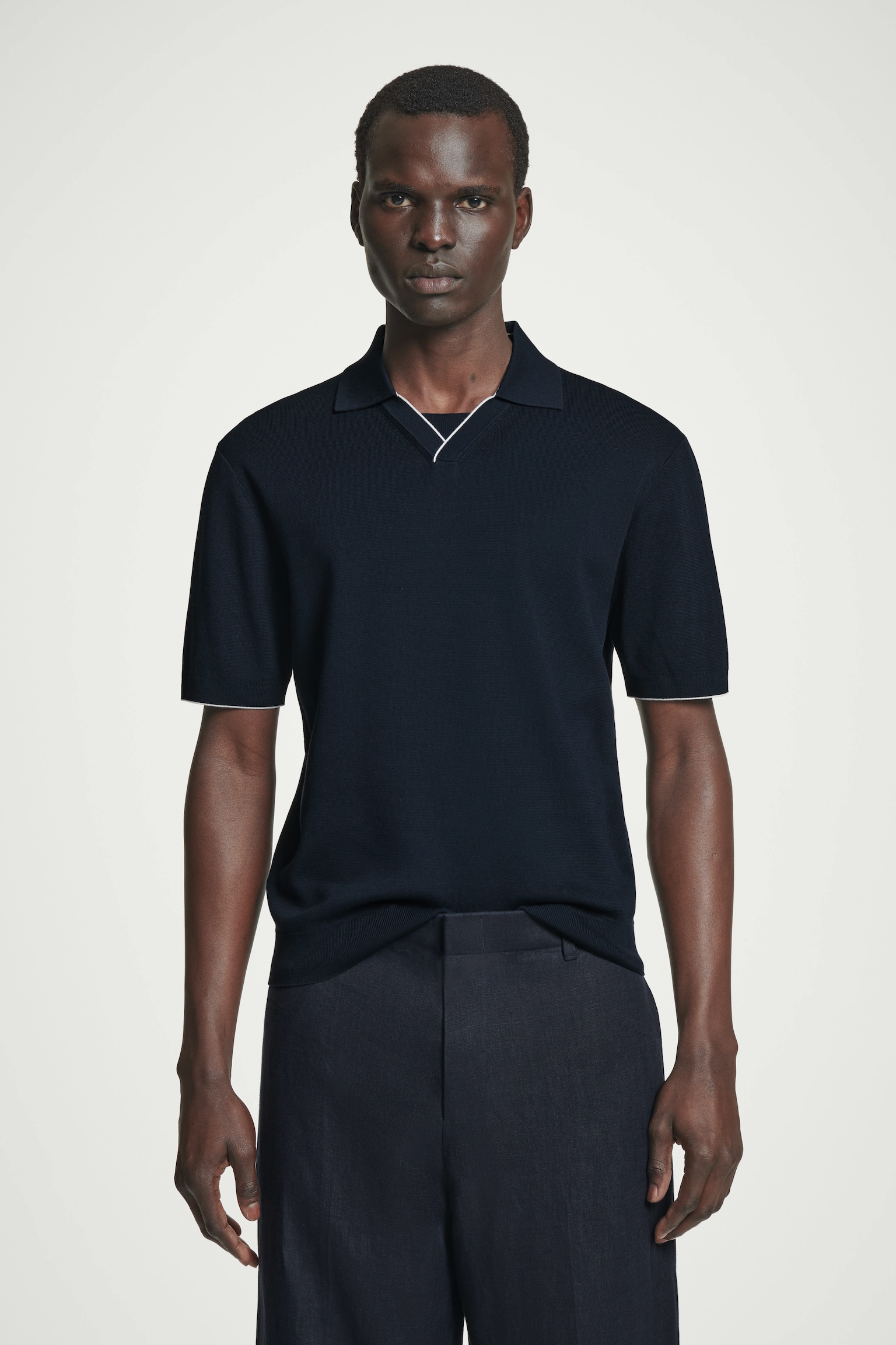 CONTRAST-TIPPED KNITTED POLO SHIRT - NAVY