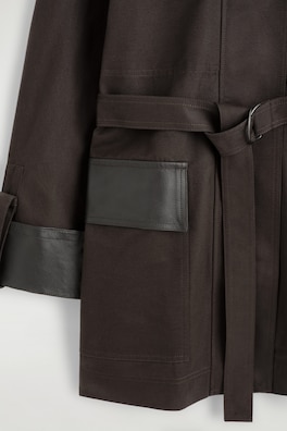 LEATHER-TRIMMED COTTON FIELD COAT — BROWN 7