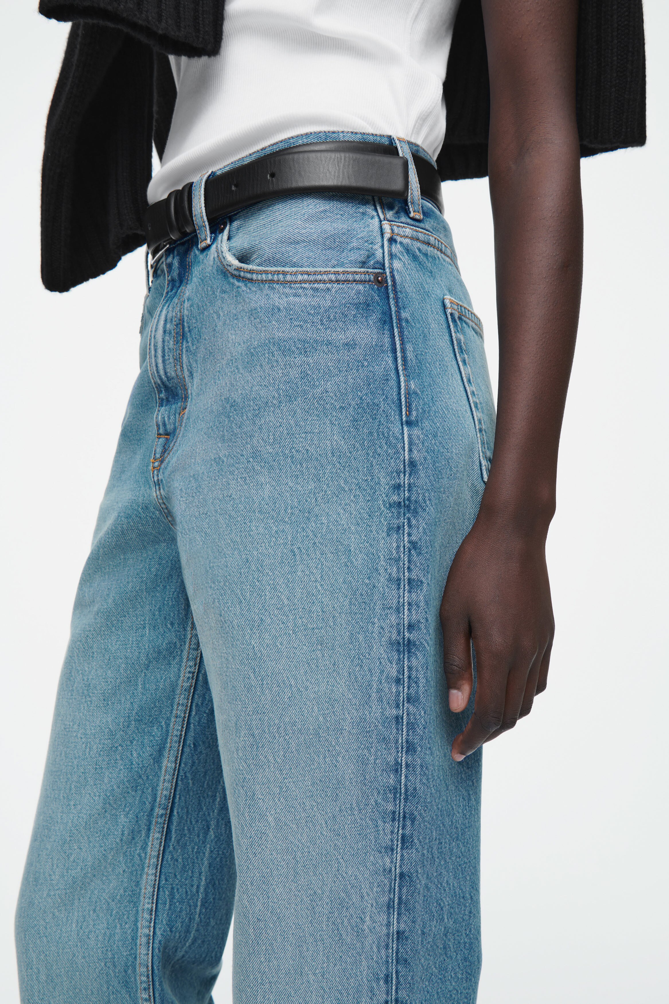 COS ストレートデニム ライトブルー 26 COLUMN STRAIGHT-LEG JEANS - LIGHT BLUE | COS
