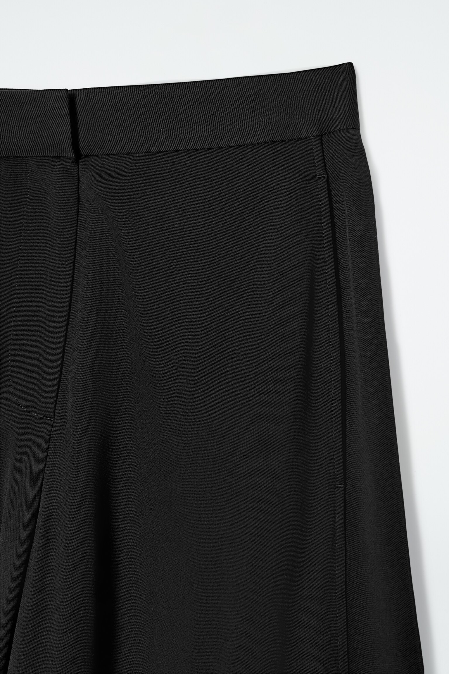 FLIESSENDE HOSE MIT WEITEM BEIN - SCHWARZ - 2