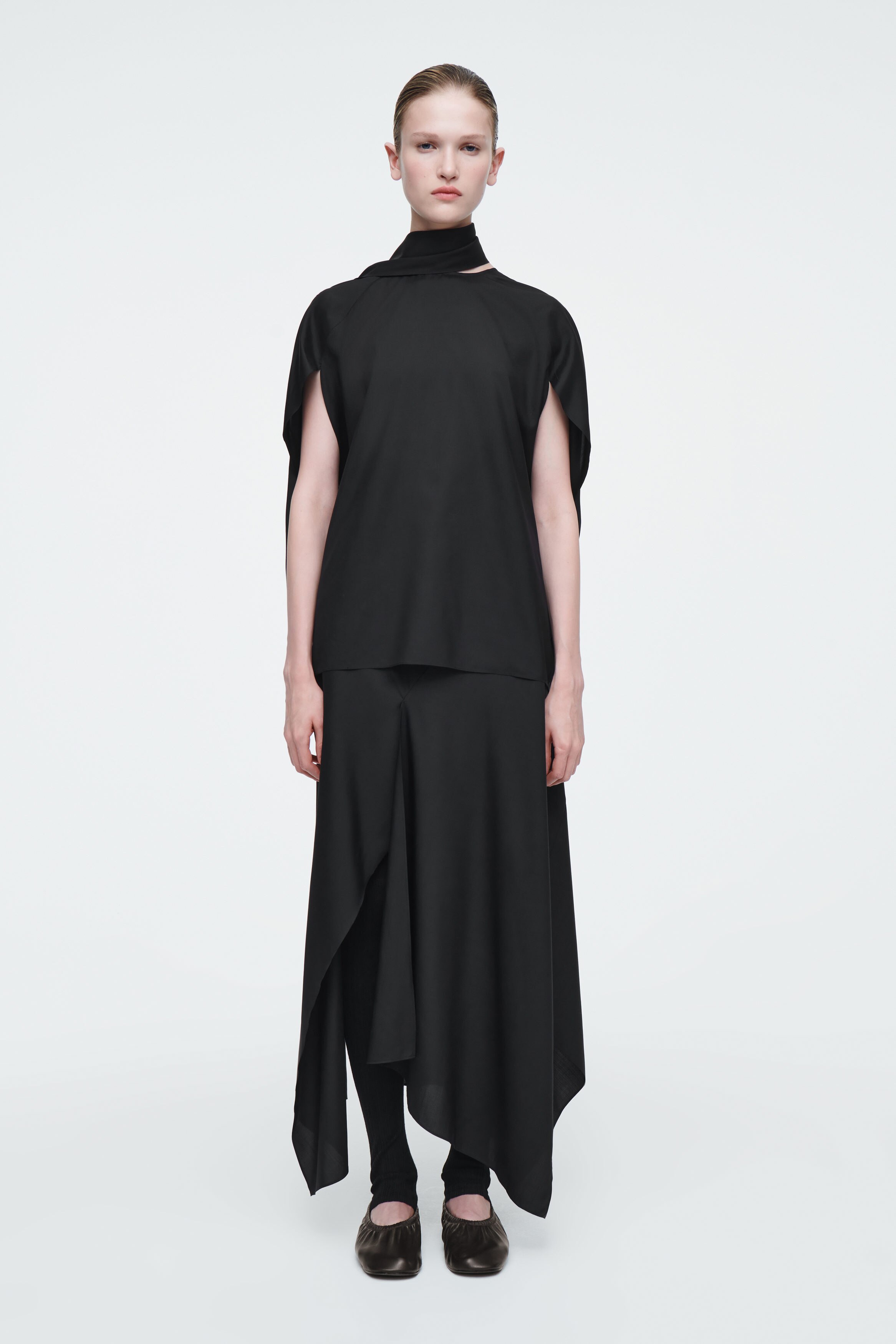 売れ筋商品|||ノクチューン カットソー トップス レディース Women's Shawl-Inspired Blouse Black Satin Slash Neck Ruched Waist Blouse | boohoo
