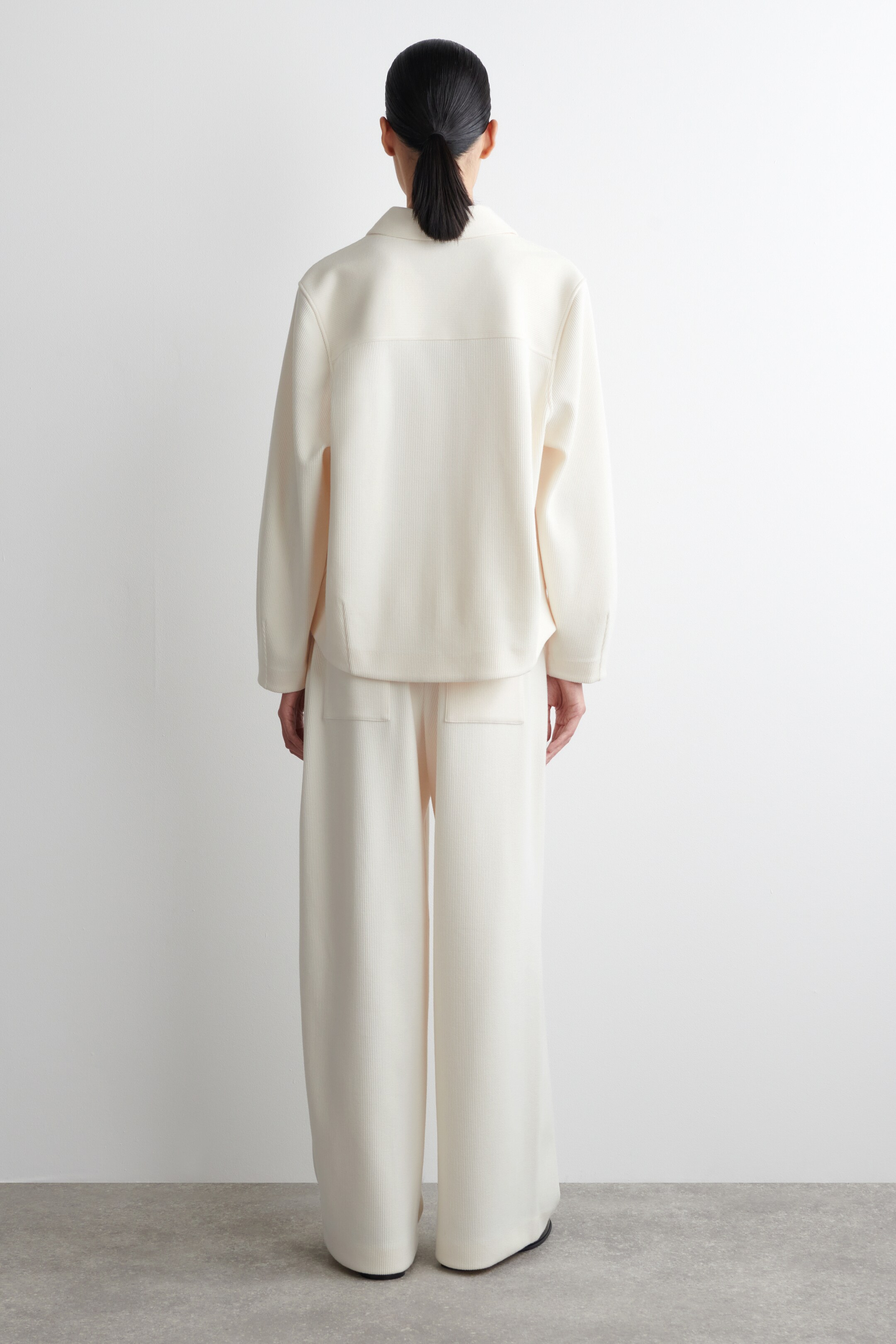 Ver imagen más grande: PANTALÓN DE PANA DE PIERNA ANCHA - BLANCO - MUJER | H&M ES 2