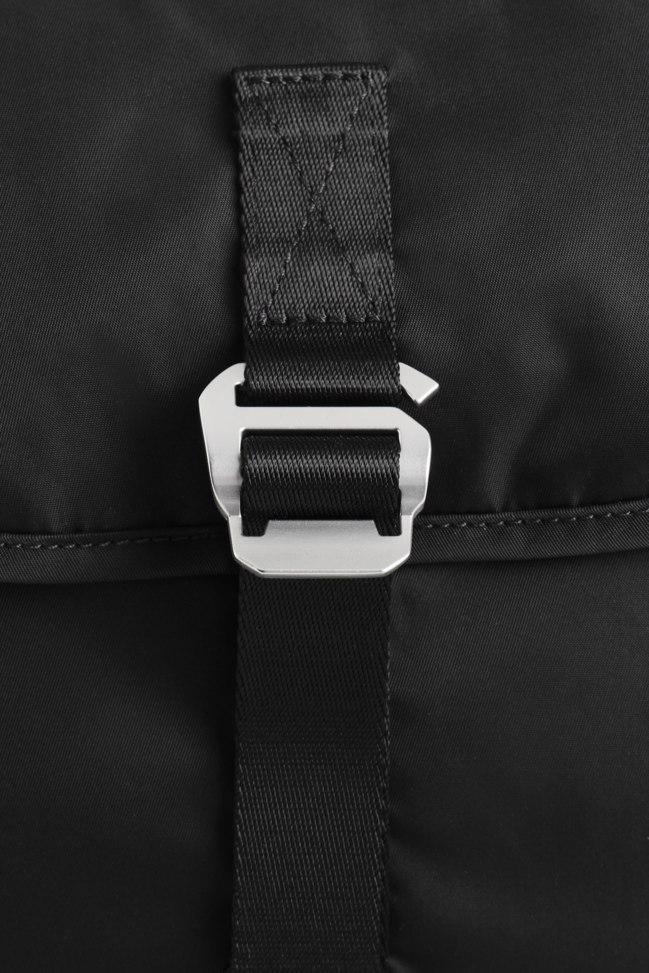 PURSUIT CROSSBODY BAG - NYLON