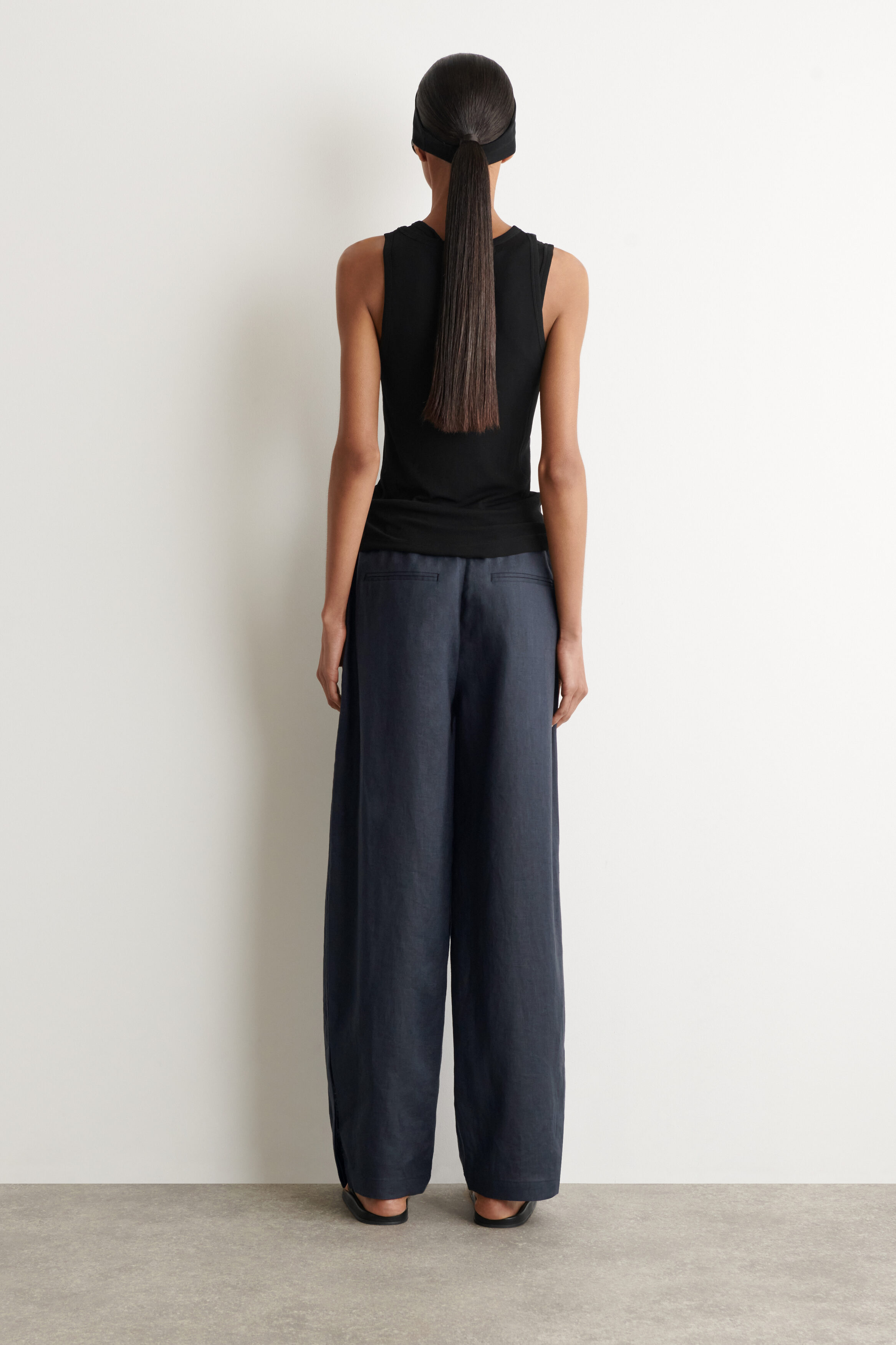 ELASTICATED LINEN BARREL-LEG PANTS - thumbnail 4