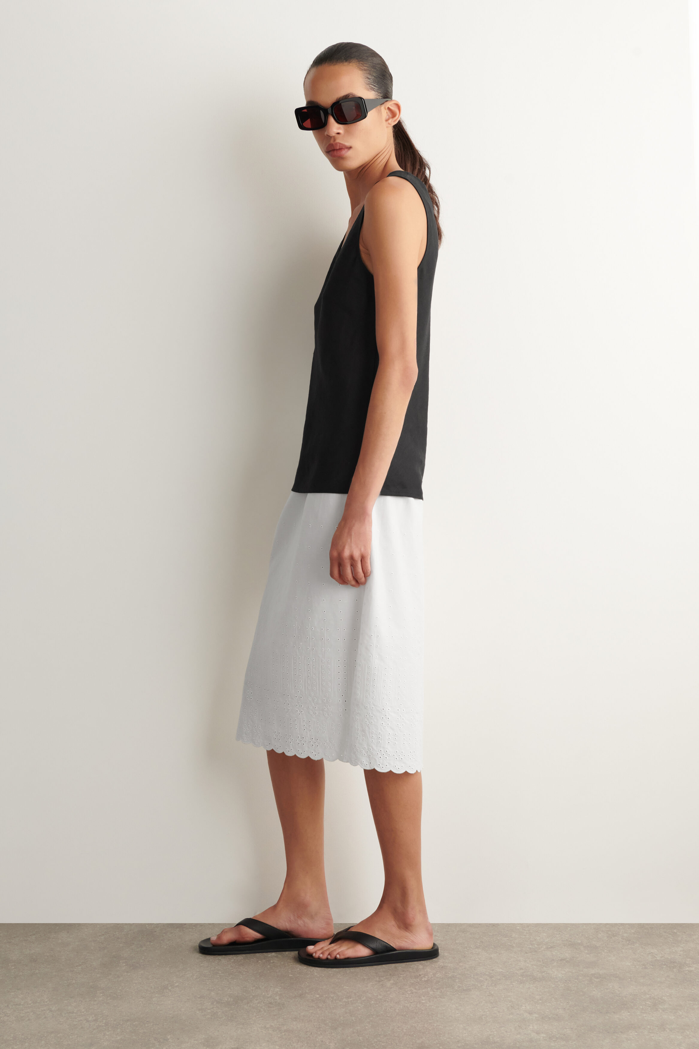 LINEN TANK TOP - BLACK | COS NL