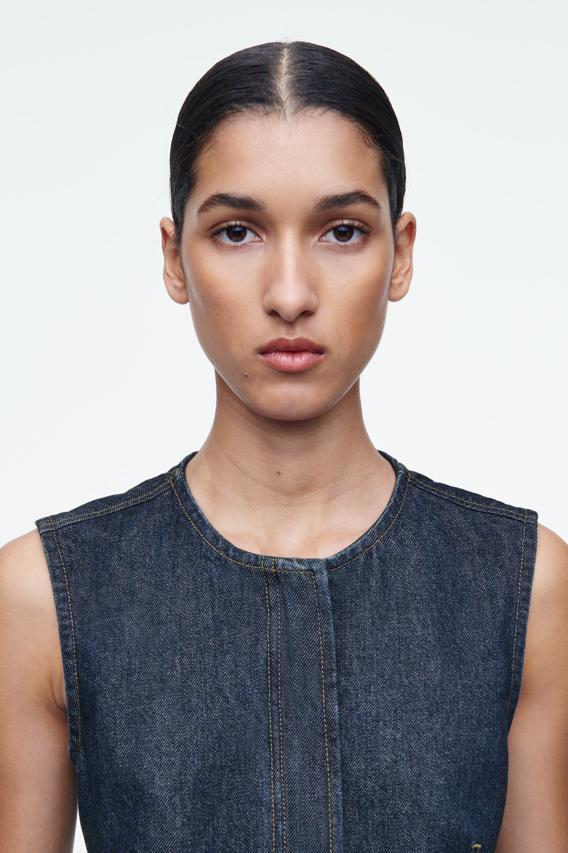 Ingrandisci l'immagine: SLEEVELESS DENIM TOP - RAW INDIGO - DONNA | H&M CH 5