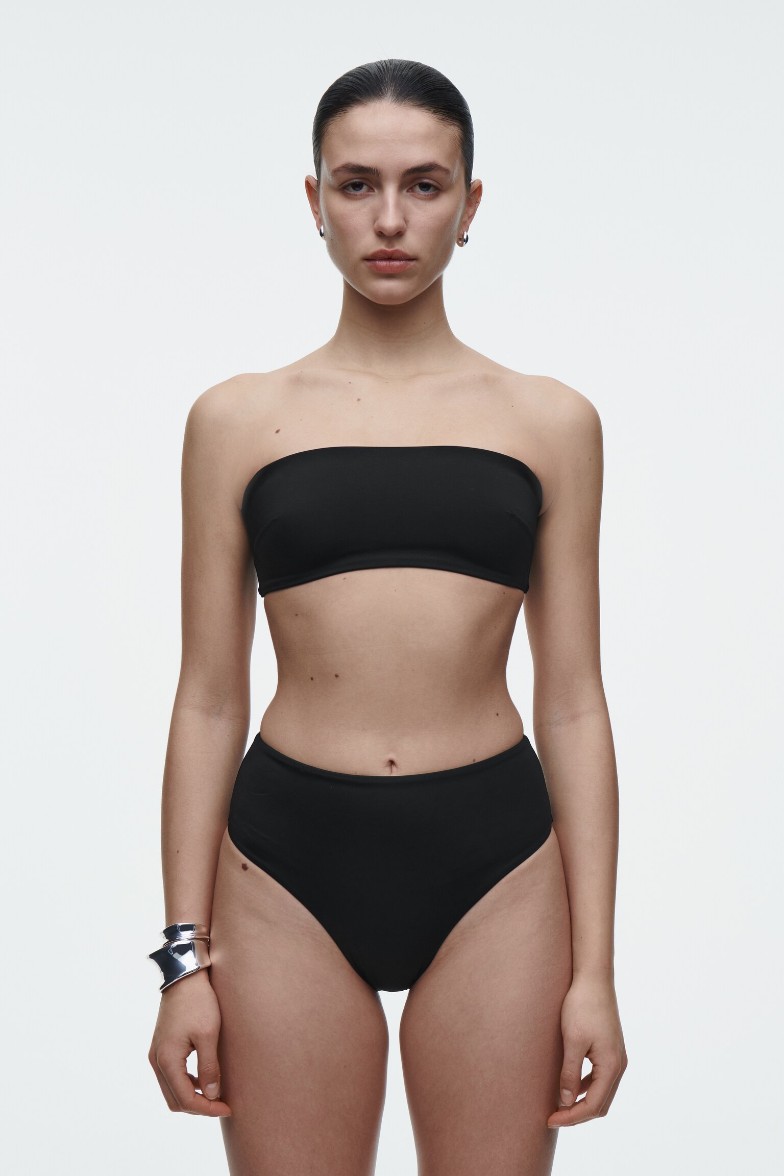 PÁNT NÉLKÜLI BIKINI FELSŐ - FEKETE