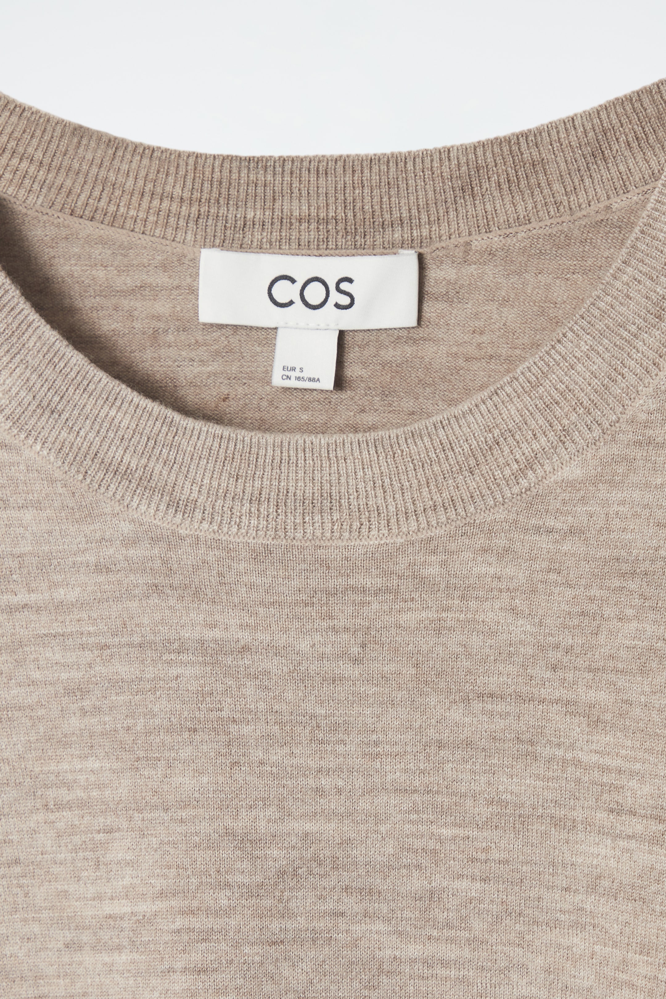 Agrandir l'image: PULL À COL ROND EN LAINE MÉRINOS - BEIGE / NON TEINT - FEMME | H&M CH 2