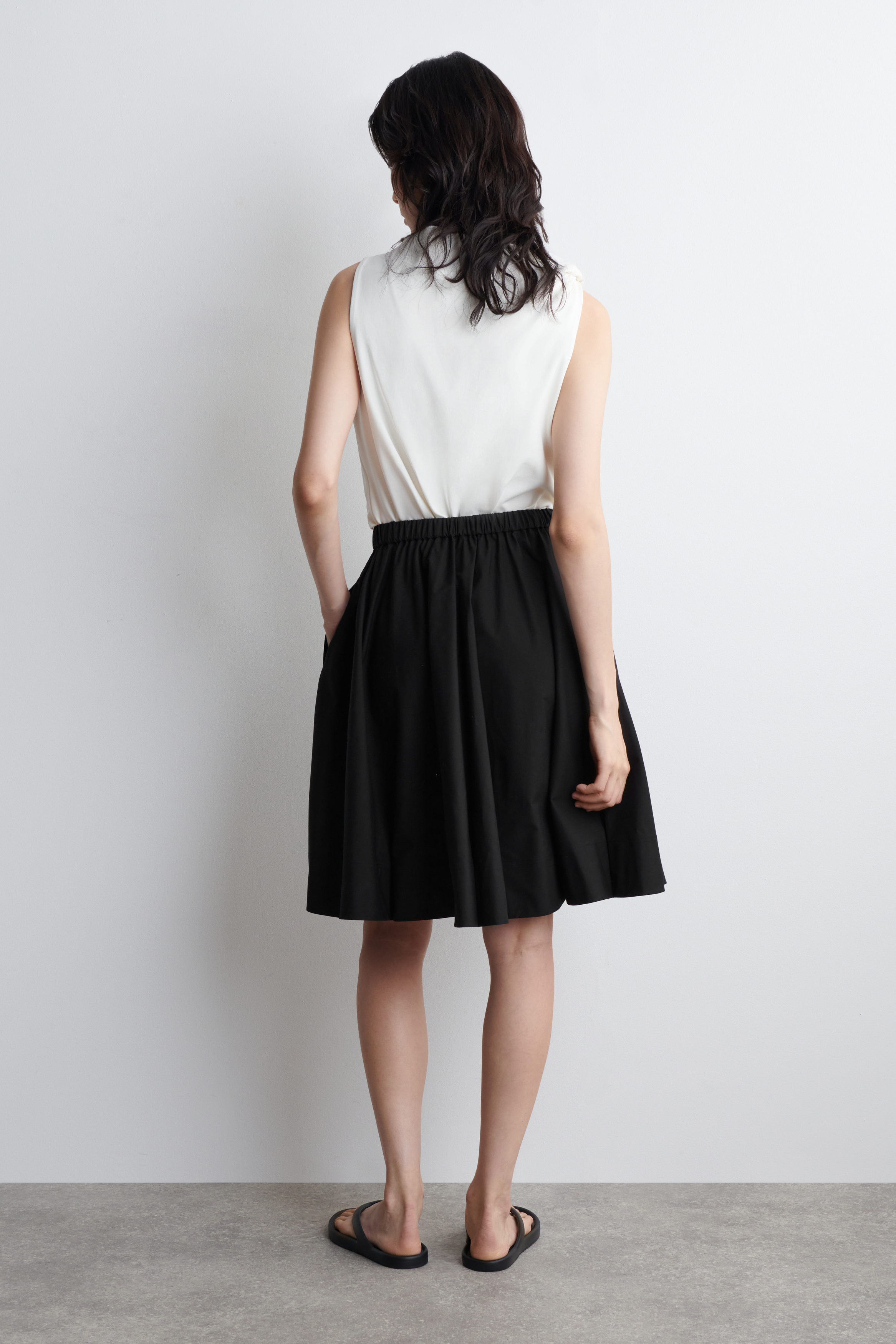 【BAON】Rao Pintuck Cotton Midi Skirt PINTUCKED COTTON MIDI SKIRT - BLACK | COS