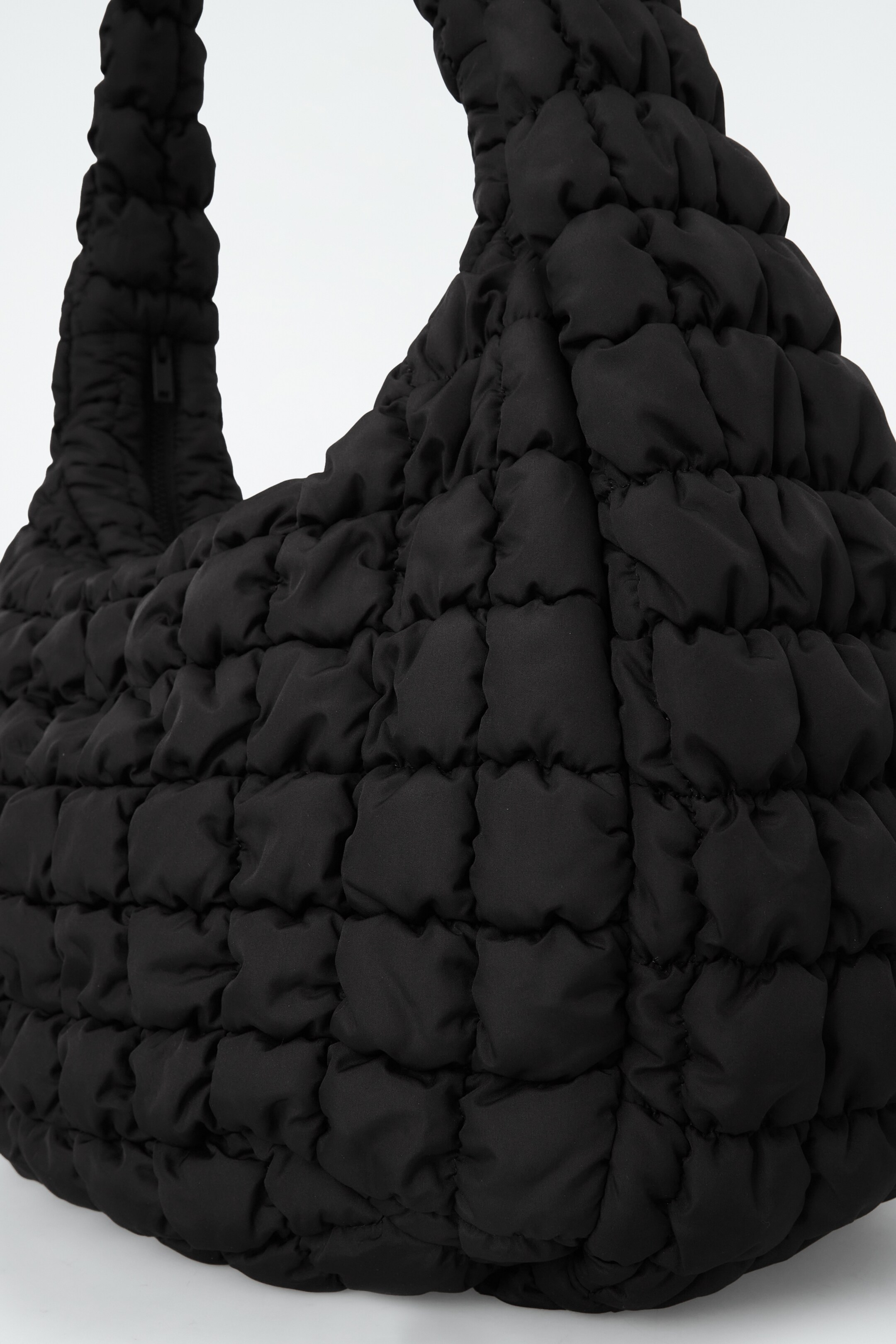 Visualizza immagine più grande: BORSA A TRACOLLA OVERSIZE TRAPUNTATA - Nero - DONNA | H&M IT 10
