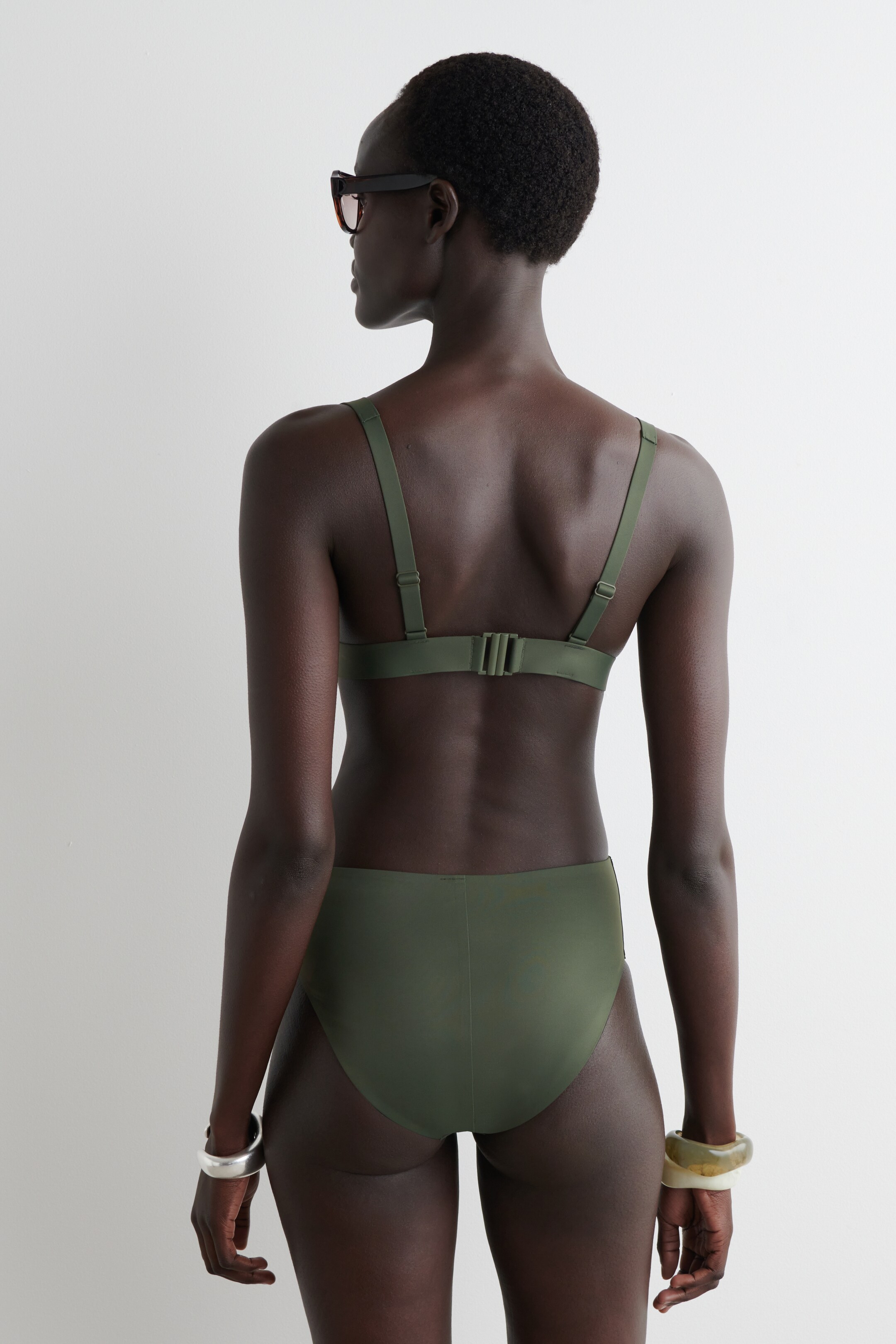 Nagyobb kép megtekintése: SCUBA BIKINI FELSŐ - KHAKI ZÖLD - NŐI | H&M HU 2