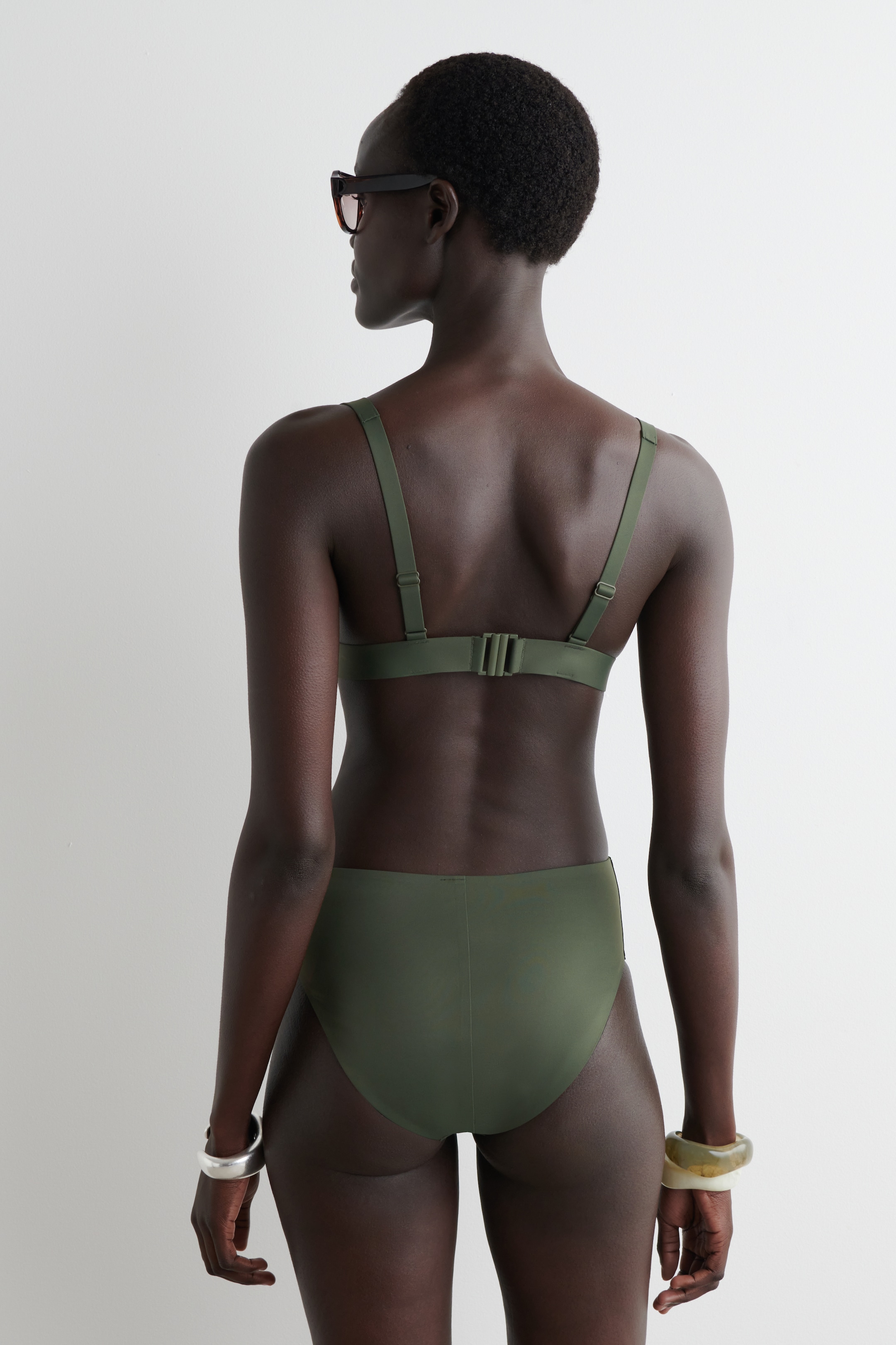 Agrandir l'image: HAUT DE BIKINI EN NÉOPRÈNE - VERT KAKI - FEMME | H&M FR 2