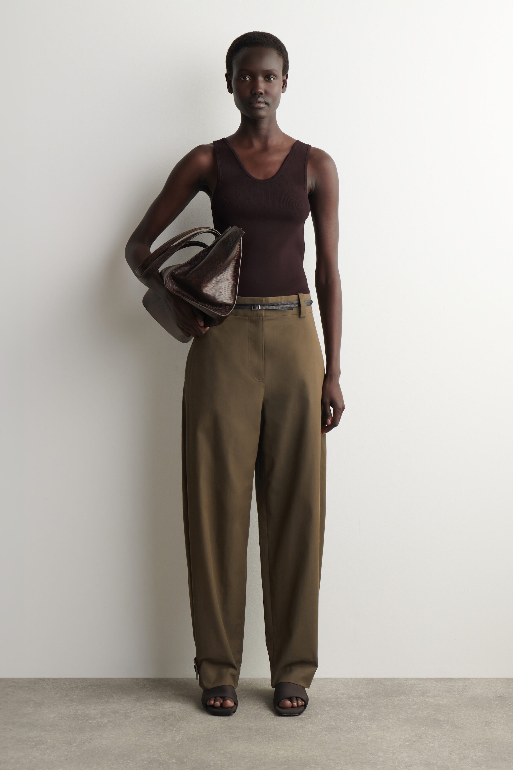 PANTALÓN UTILITY DE ALGODÓN BARREL LEG