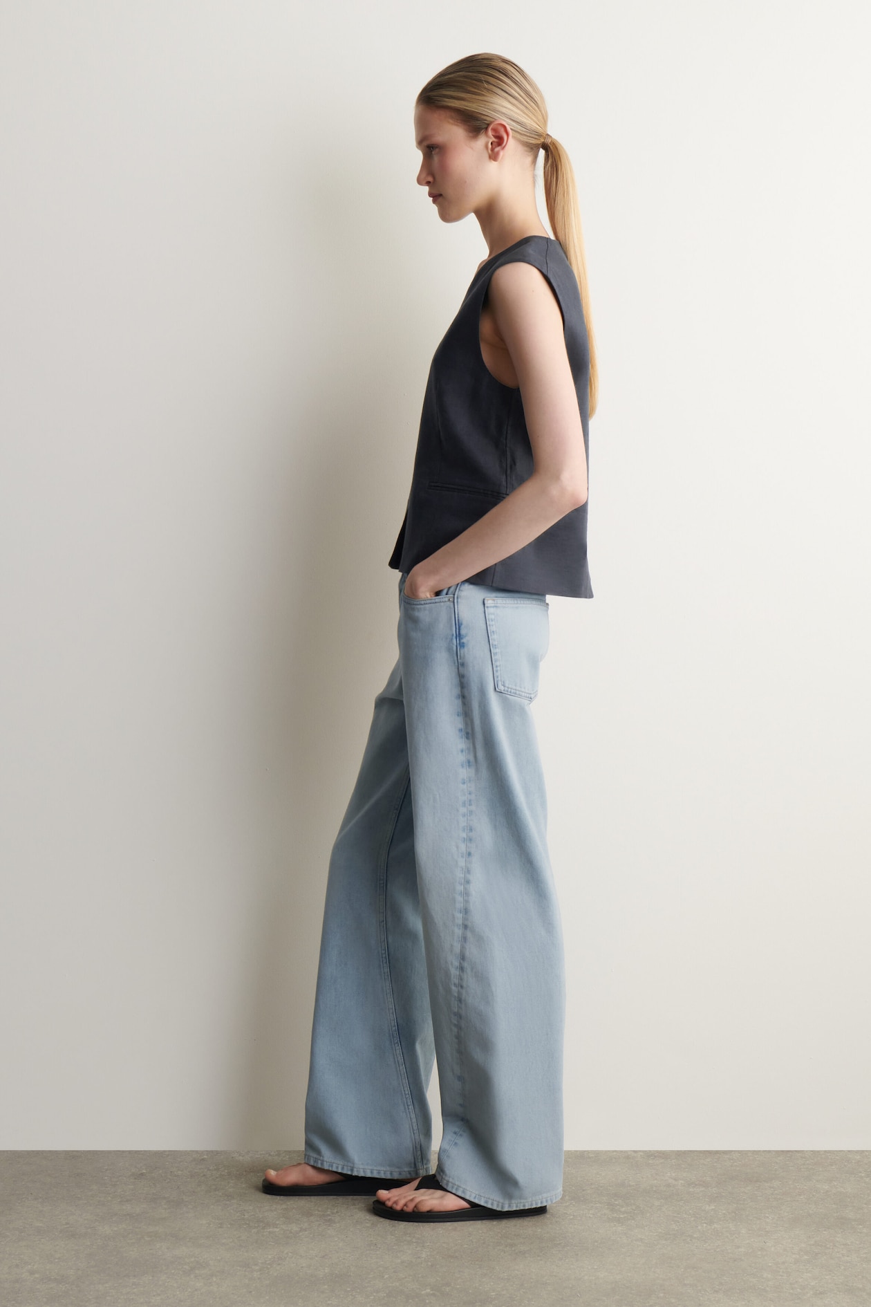LINEN WAISTCOAT — NAVY