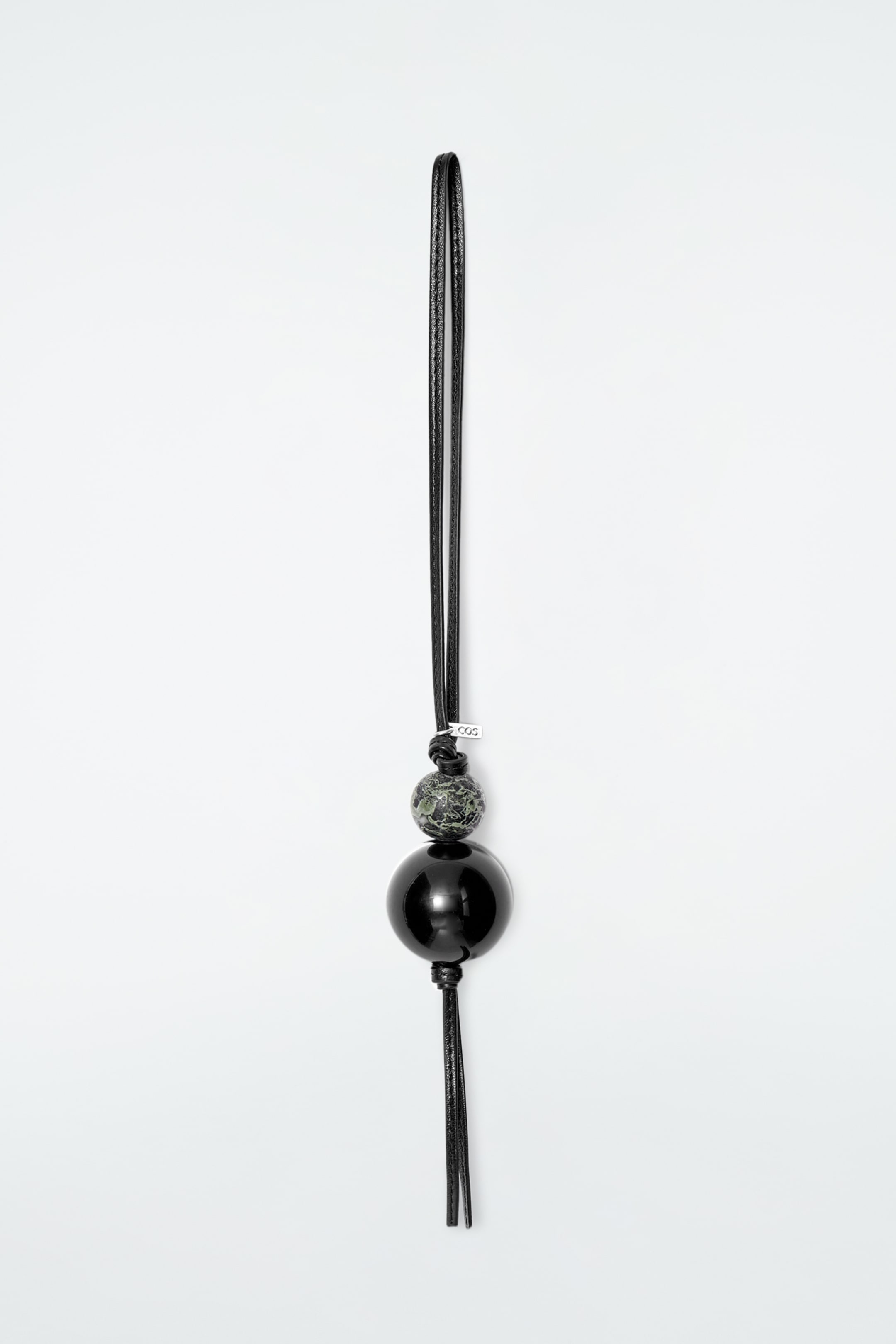 Grotere afbeelding bekijken: BEADED LEATHER BAG CHARM - BLACK - DAMES | H&M NL 2
